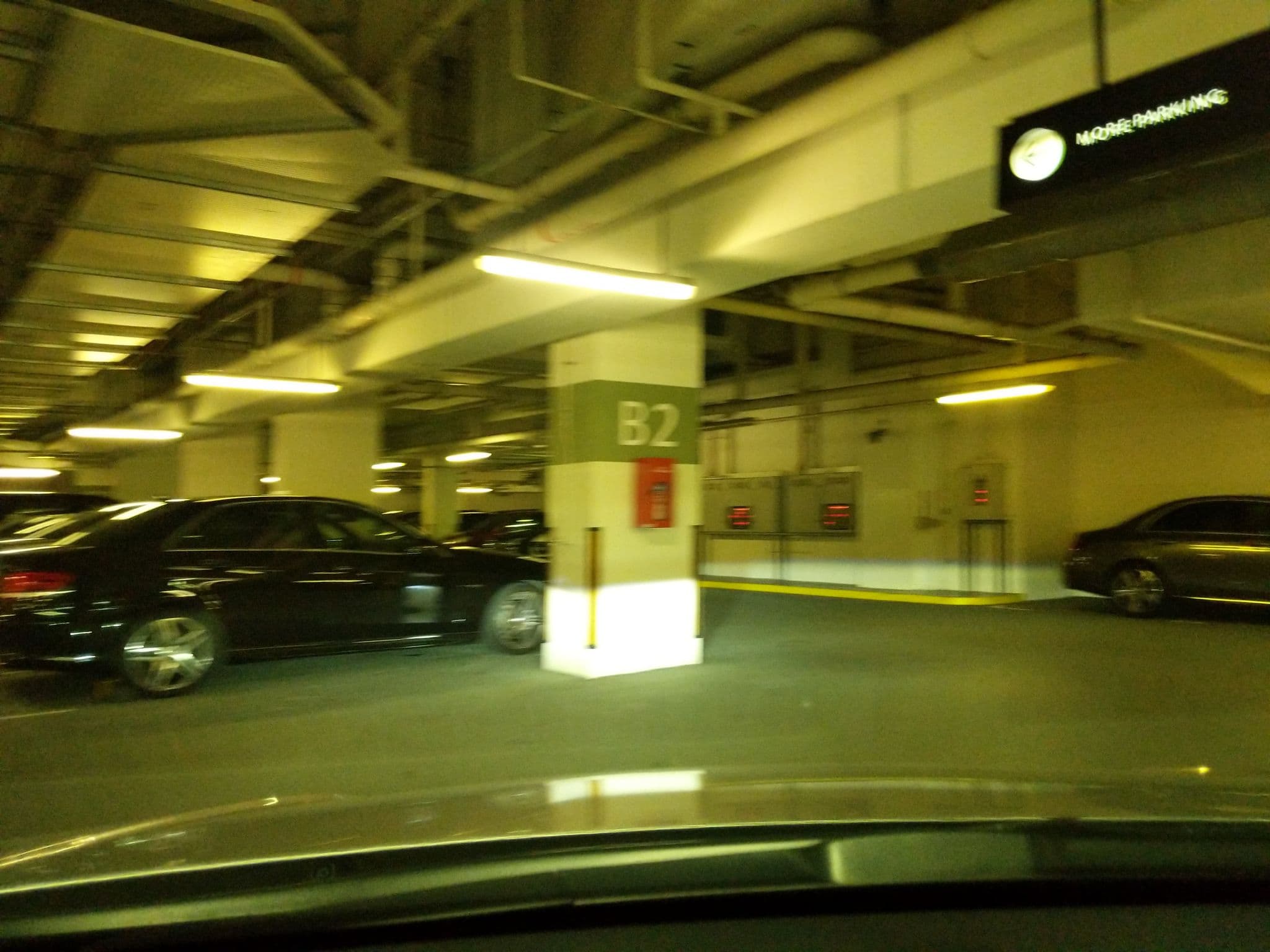 Street view near Concierge Desk At St Regis, One Tree Hill — © nich (CC BY-SA · Mapillary)
