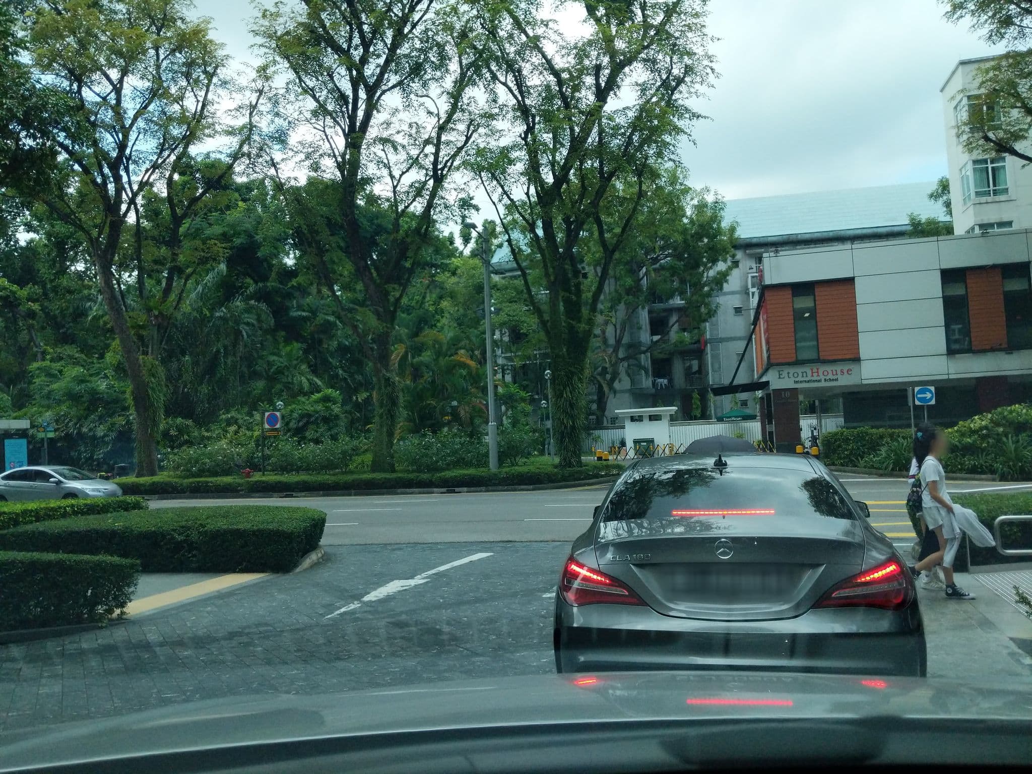 Street view near The St. Regis Singapore, One Tree Hill — © nich (CC BY-SA · Mapillary)