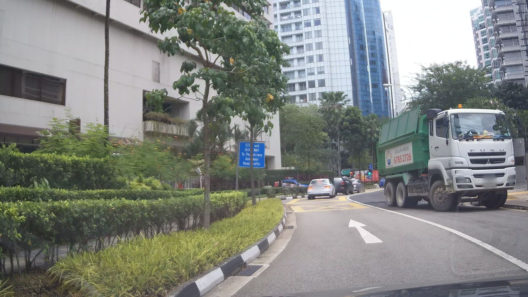 Street view near Concierge@Regent, One Tree Hill — © ashishgrab (CC BY-SA · Mapillary)