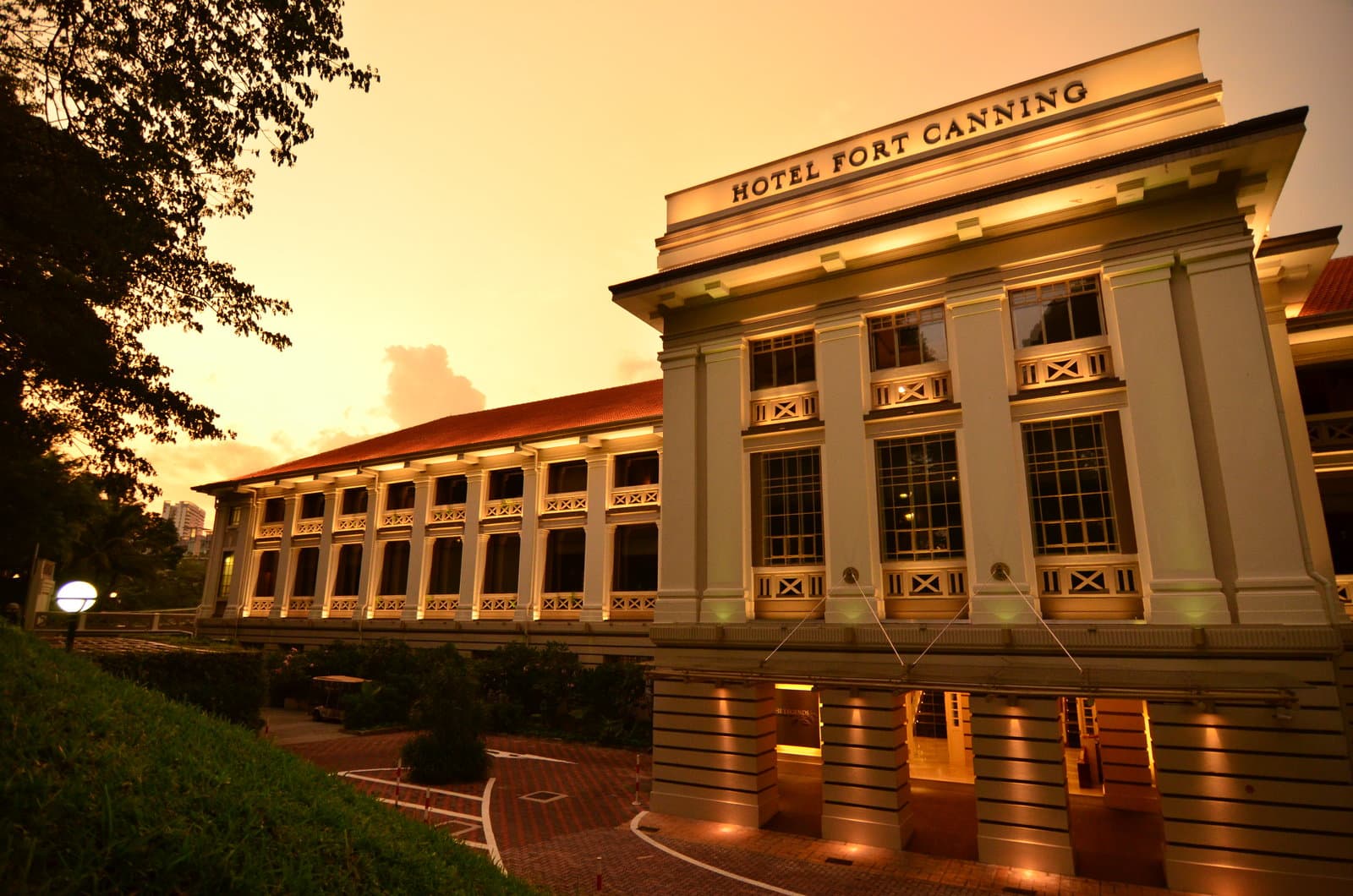 Hotel Fort Canning (via Wikimedia Commons, CC BY-SA 2.0)
