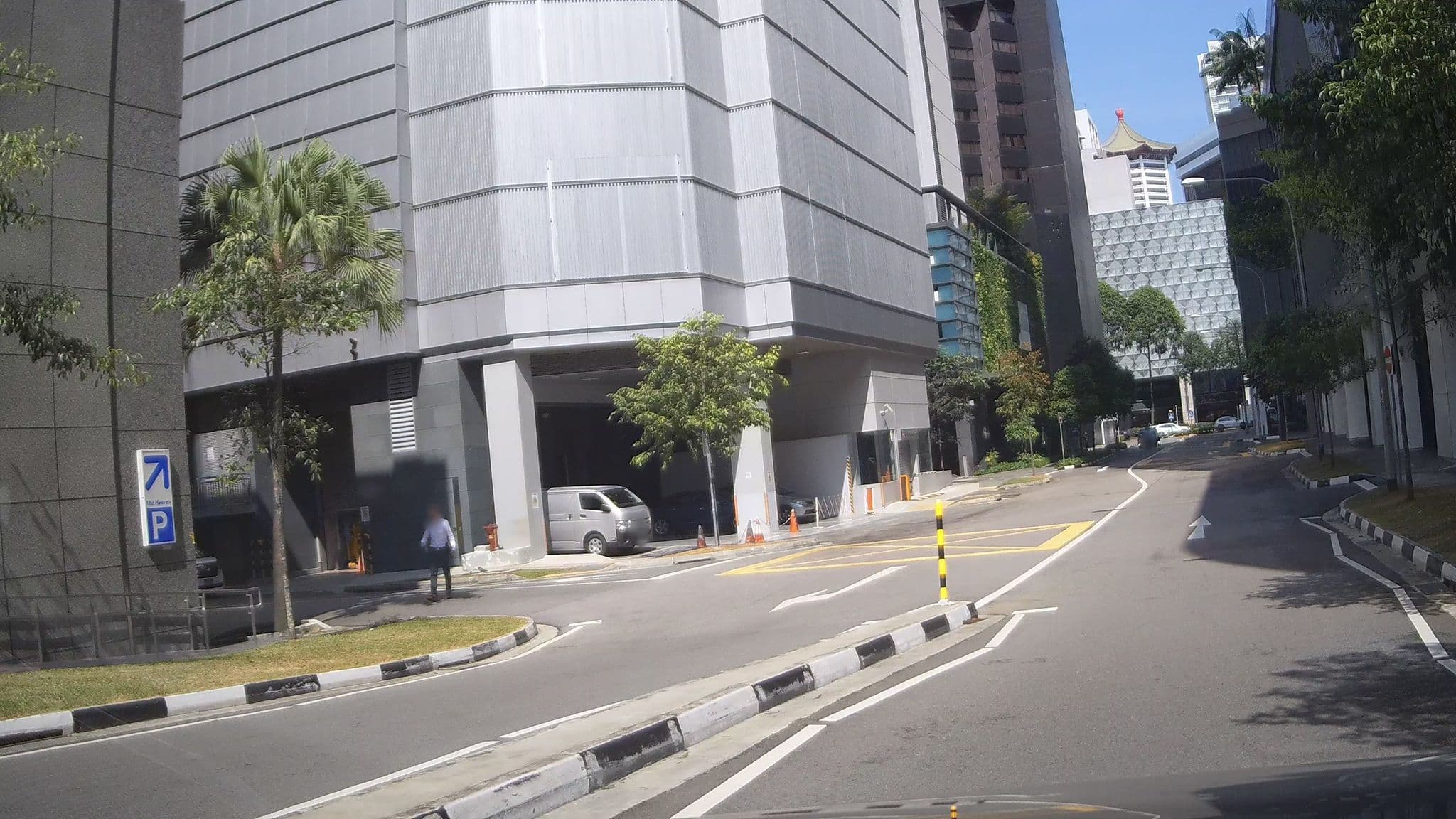Street view near Somerset Grand Cairnhill, Institution Hill — © ashishgrab (CC BY-SA · Mapillary)