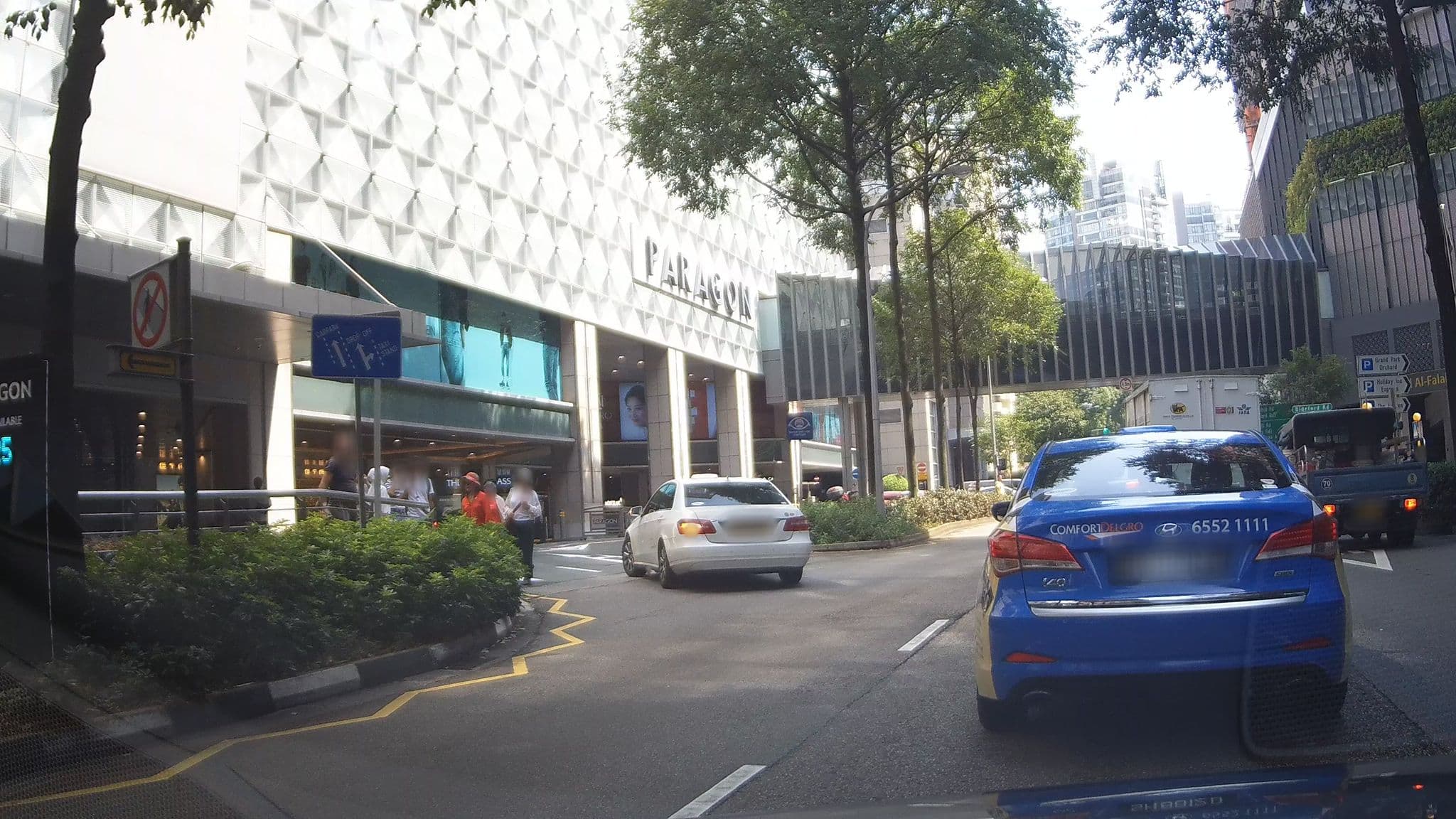 Street view near Room 818 - Grand Park Orchard, Institution Hill — © ashishgrab (CC BY-SA · Mapillary)