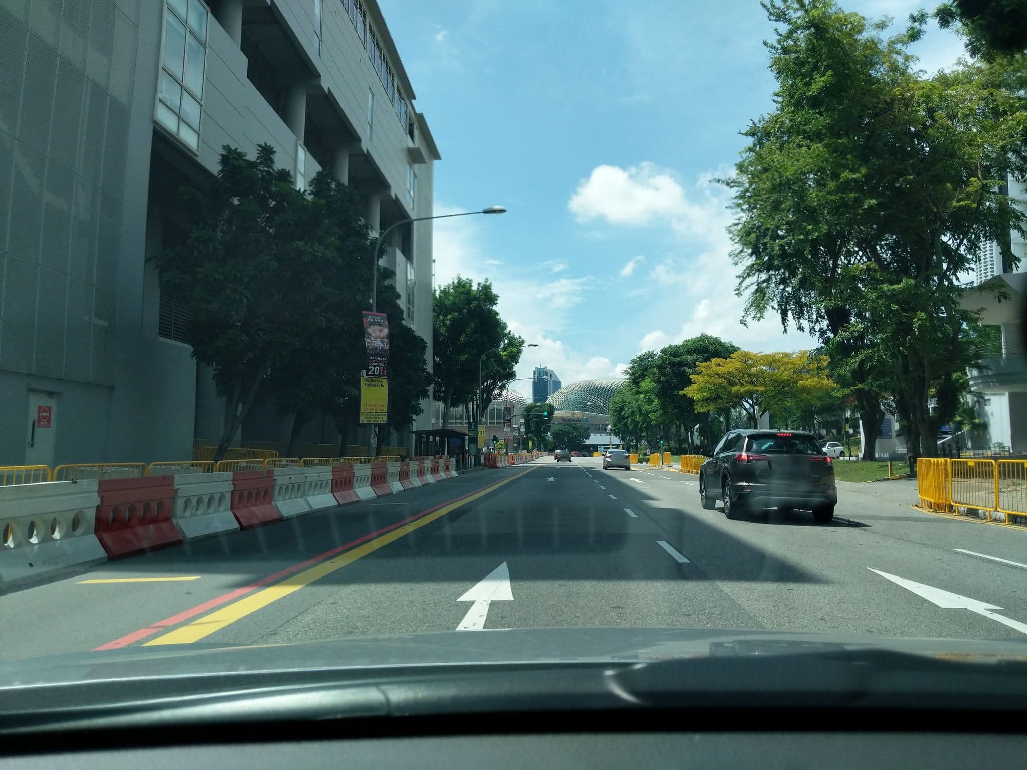 Street view near Swimming Pool | The Ritz-Carlton Millenia Singapore, Marina Bay — © nich (CC BY-SA · Mapillary)