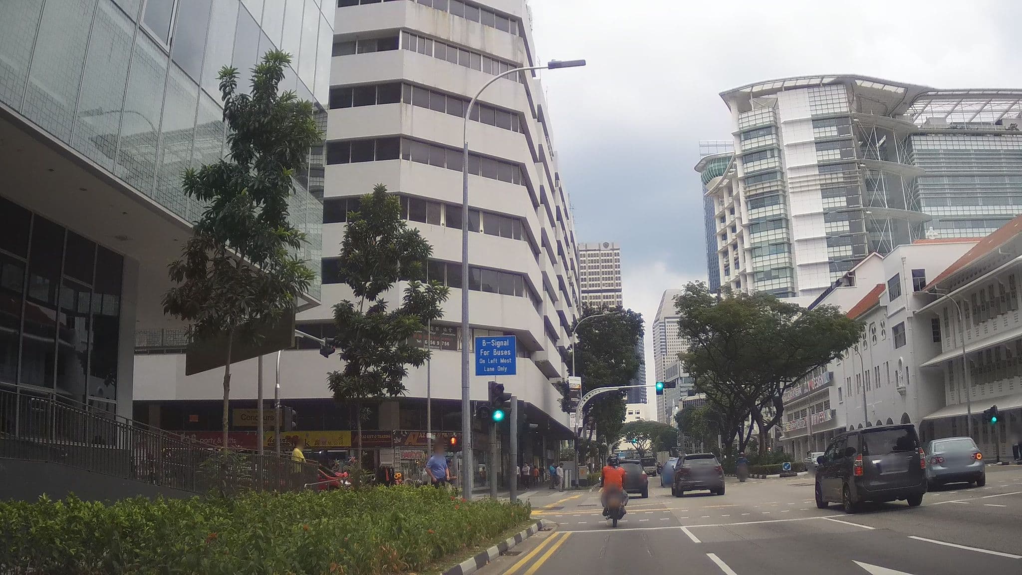 Street view near 122 Middle Road, Bugis — © ashishgrab (CC BY-SA · Mapillary)