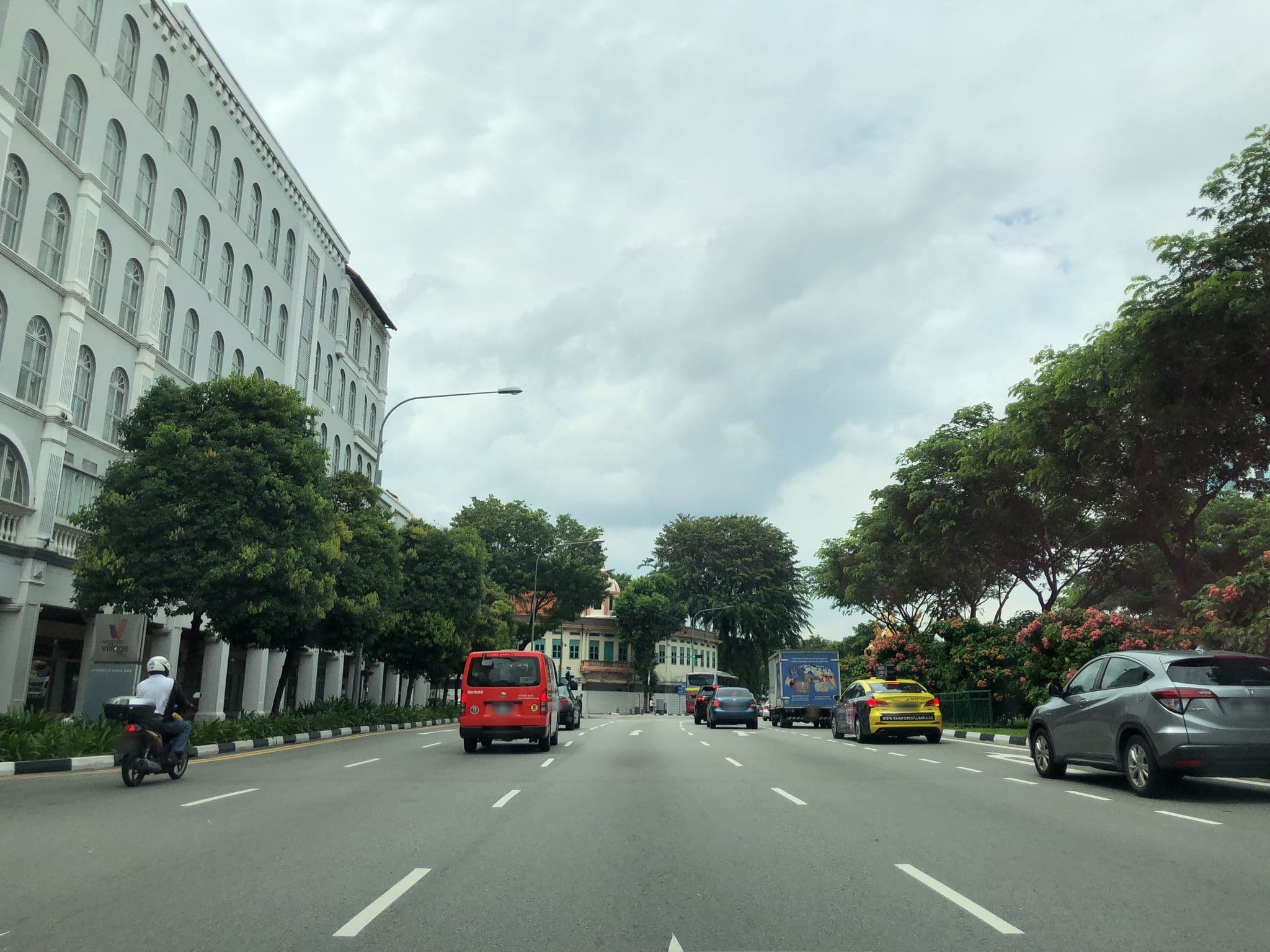 Street view near 6th floor Albert Hotel, Rochor — © whywhyd (CC BY-SA · Mapillary)
