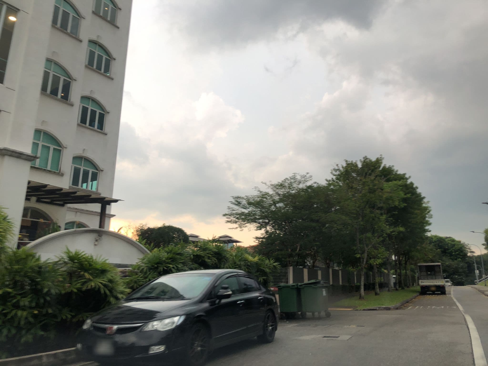 Street view near Hangout Room 605, Mount Emily Park — © whywhyd (CC BY-SA · Mapillary)