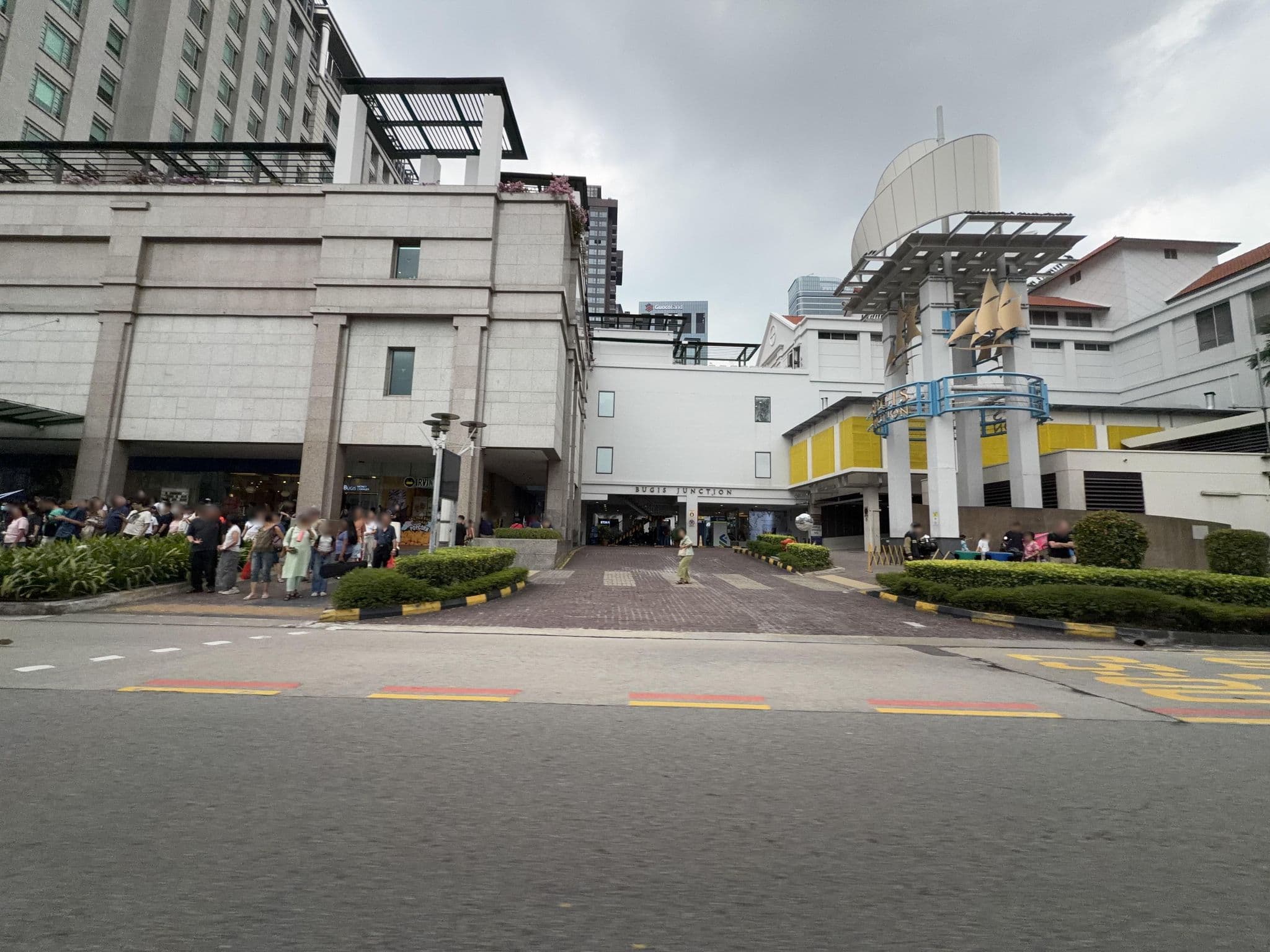 Street view near Bugis Backpackers, Bugis — © filipb (CC BY-SA · Mapillary)