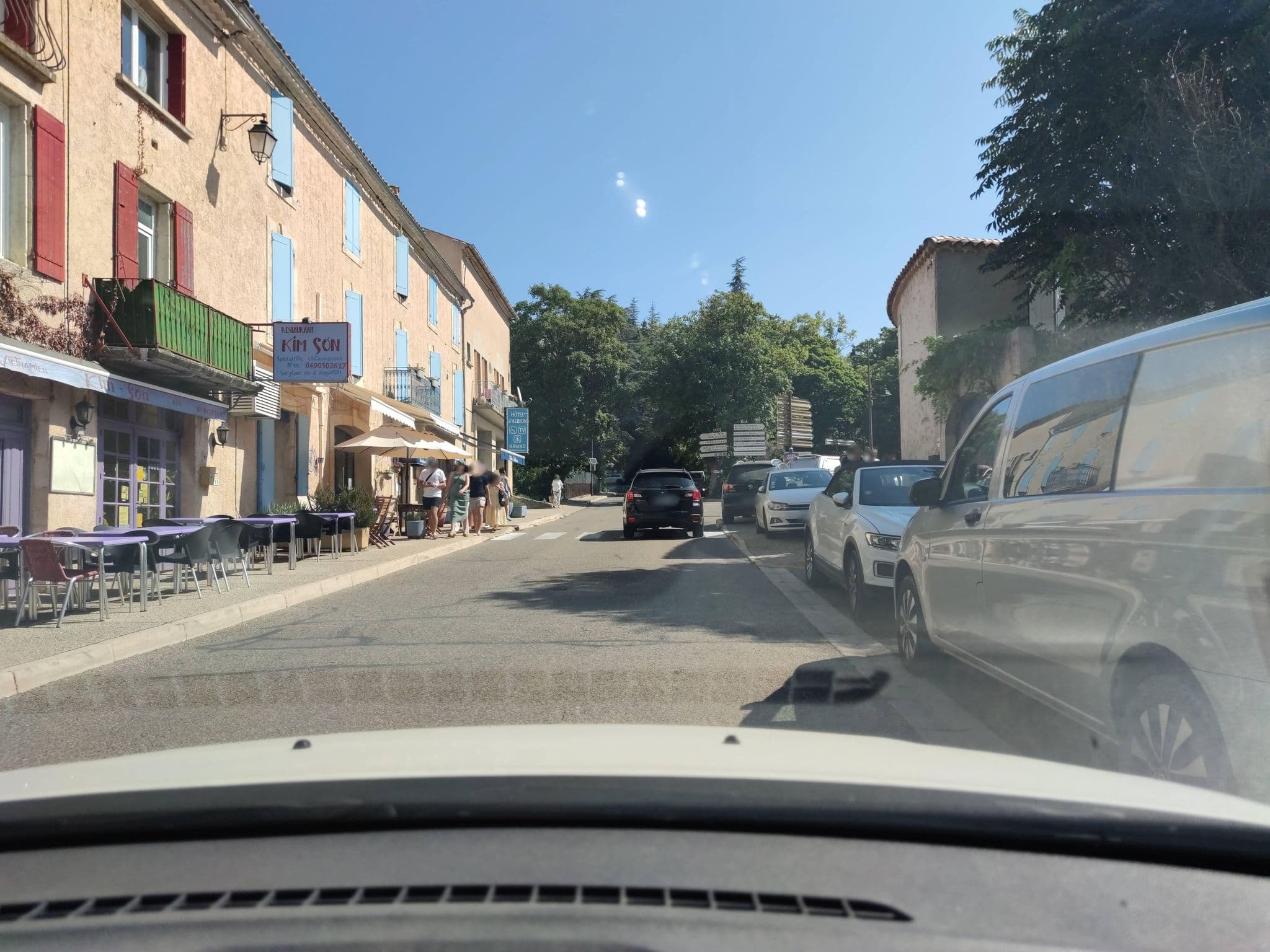 Street view near Hôtel d'Albion, Sault — © zimmy (CC BY-SA · Mapillary)
