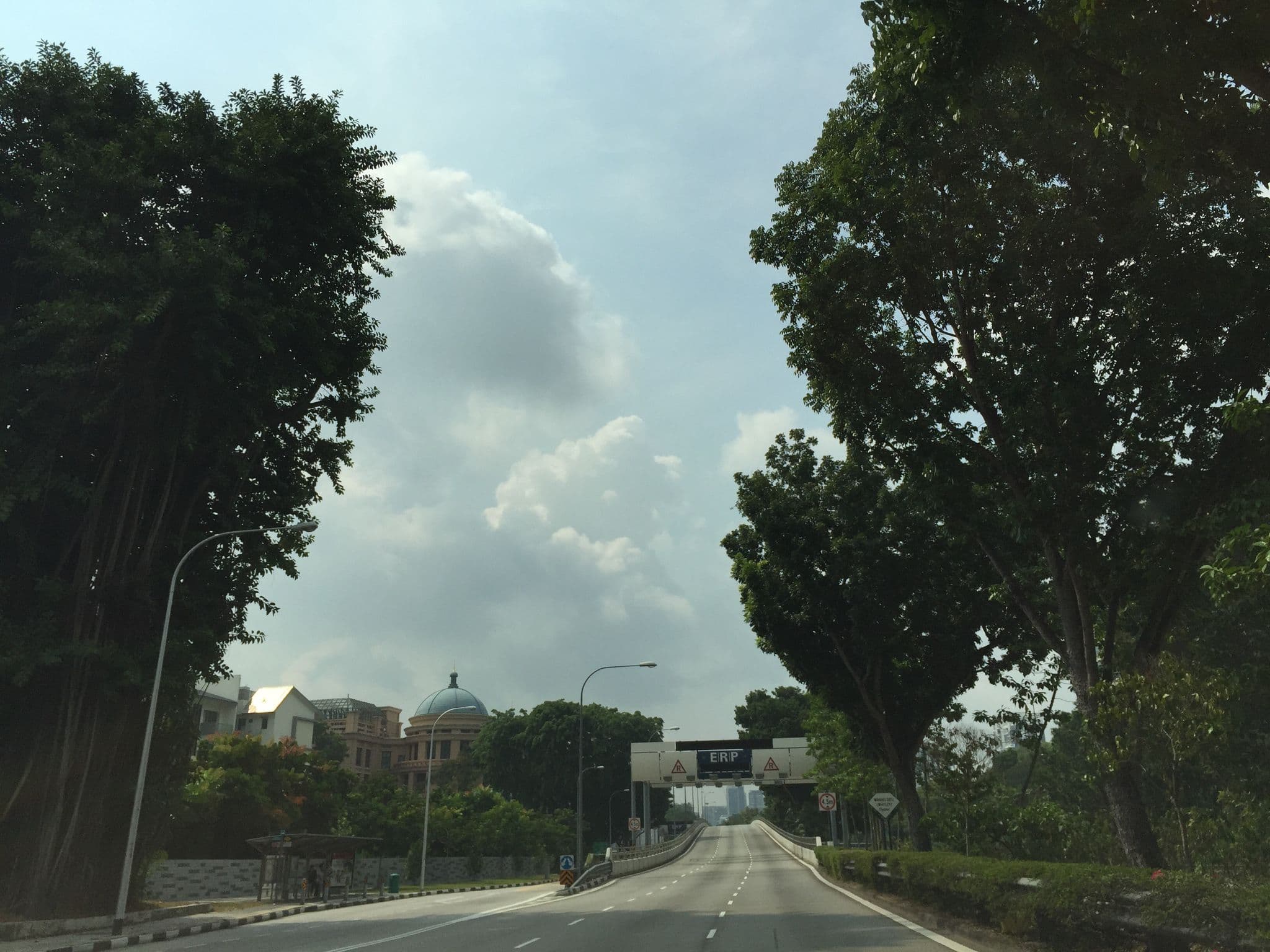 Street view near Copthorne Orchid, Tanglin — © denkonstigaasiaten (CC BY-SA · Mapillary)