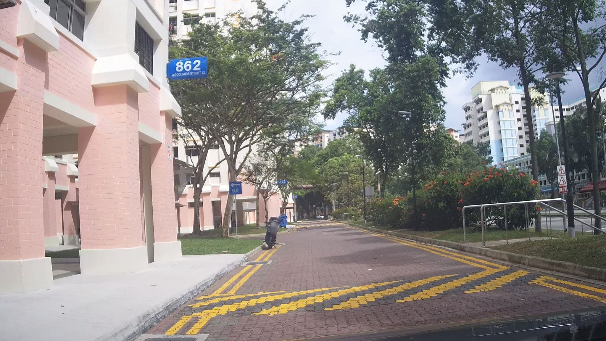 Street view near Kai's Comfy Bed, Admiralty — © ashishgrab (CC BY-SA · Mapillary)