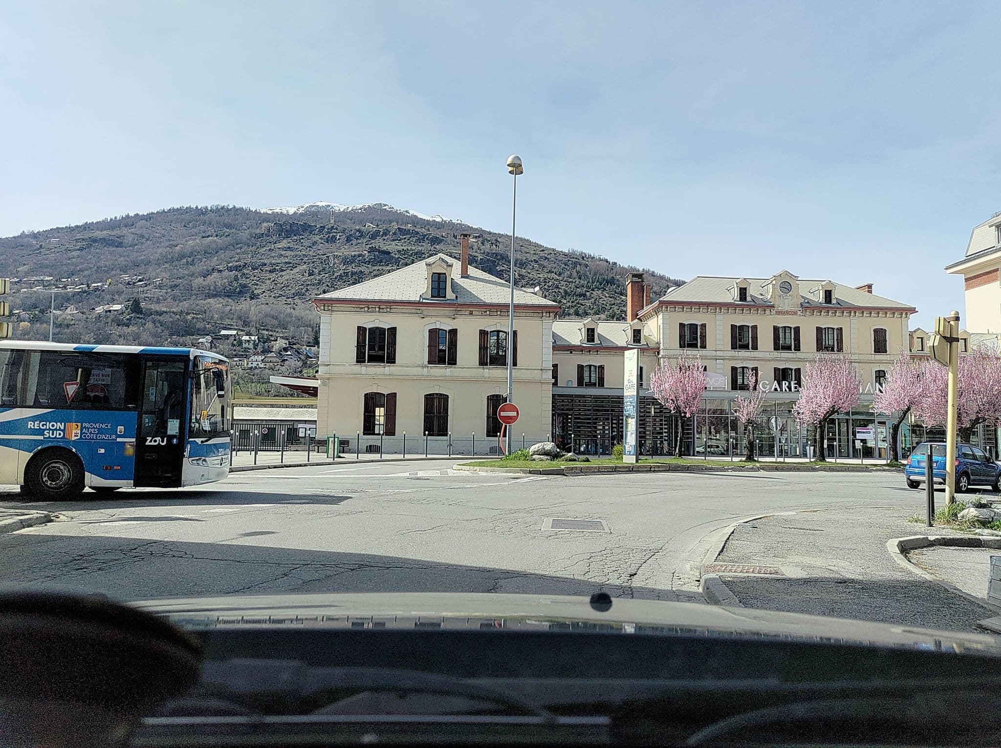 Street view near Hôtel de la Gare, Pizzeria, Briançon — © MatthieuF4FNE (CC BY-SA · Mapillary)