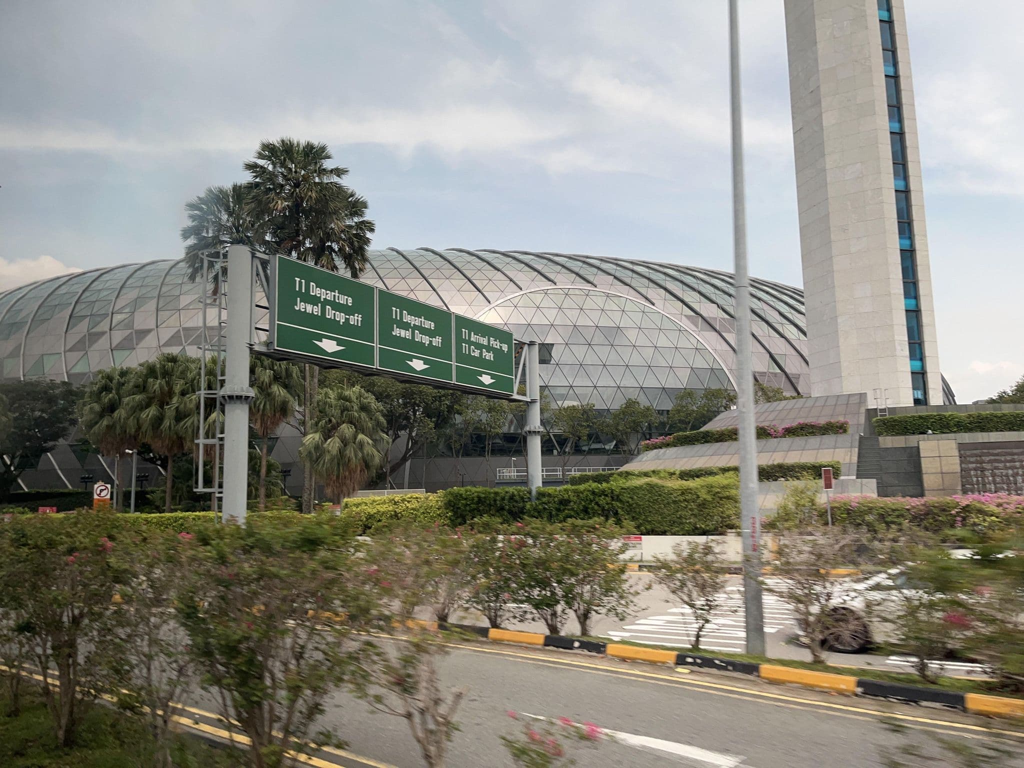 Street view near Jayakarta Hotel & Resort, Loyang — © DriveWithHoang (CC BY-SA · Mapillary)