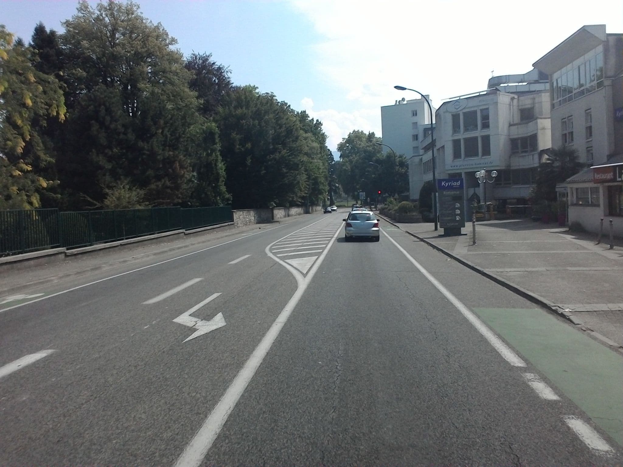 Street view near Best Western Voiron Centre, Voiron — © mprins (CC BY-SA · Mapillary)