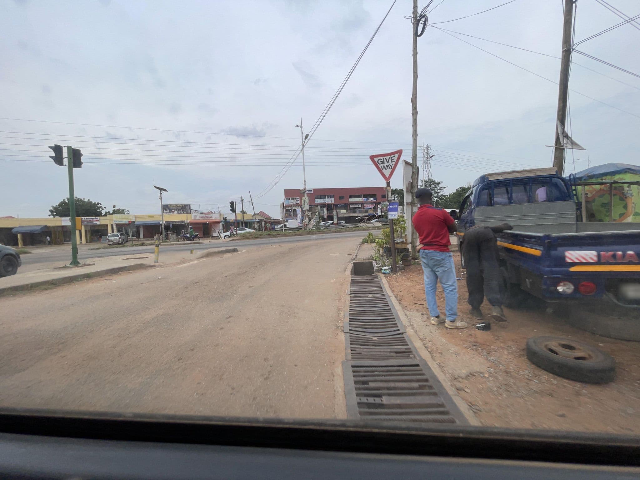 Street view near Meaglent Hotel,Adenta, Adenta — © moses_agezo (CC BY-SA · Mapillary)