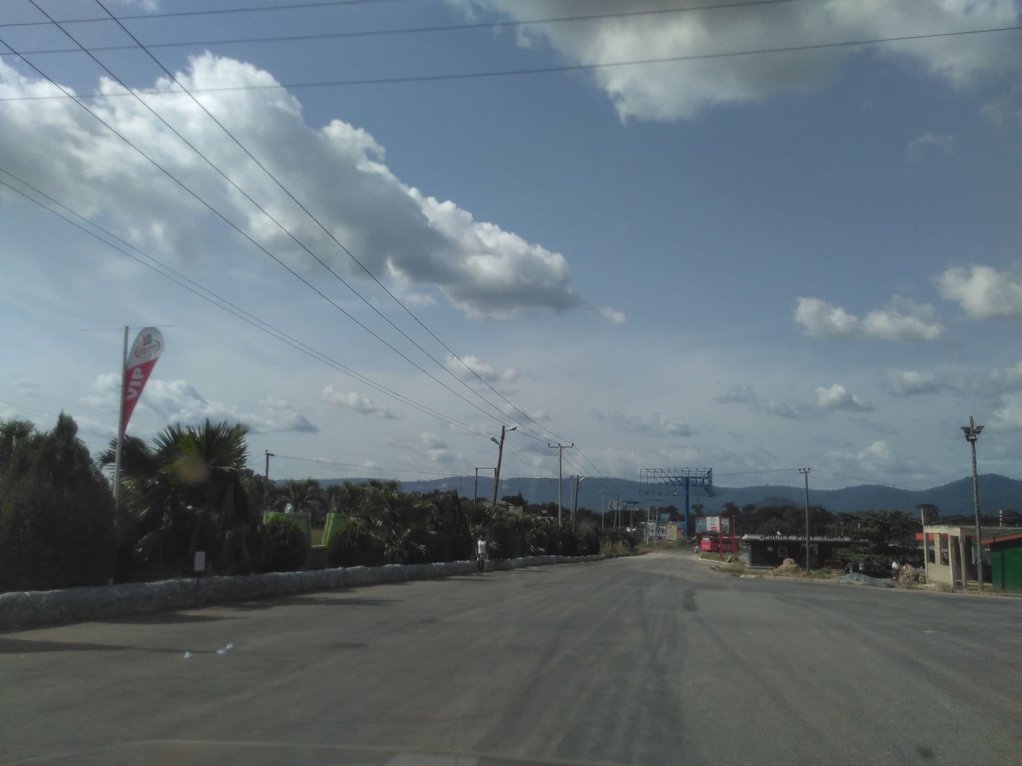 Street view near Eastern View Hotel, Saman — © yoz (CC BY-SA · Mapillary)