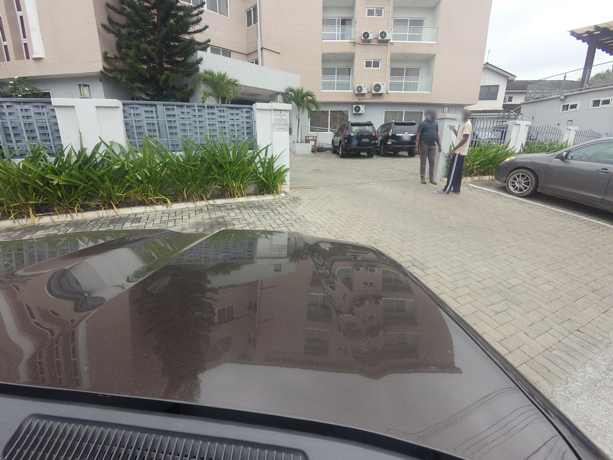 Street view near Central Hotel, Accra — © cmenttor (CC BY-SA · Mapillary)