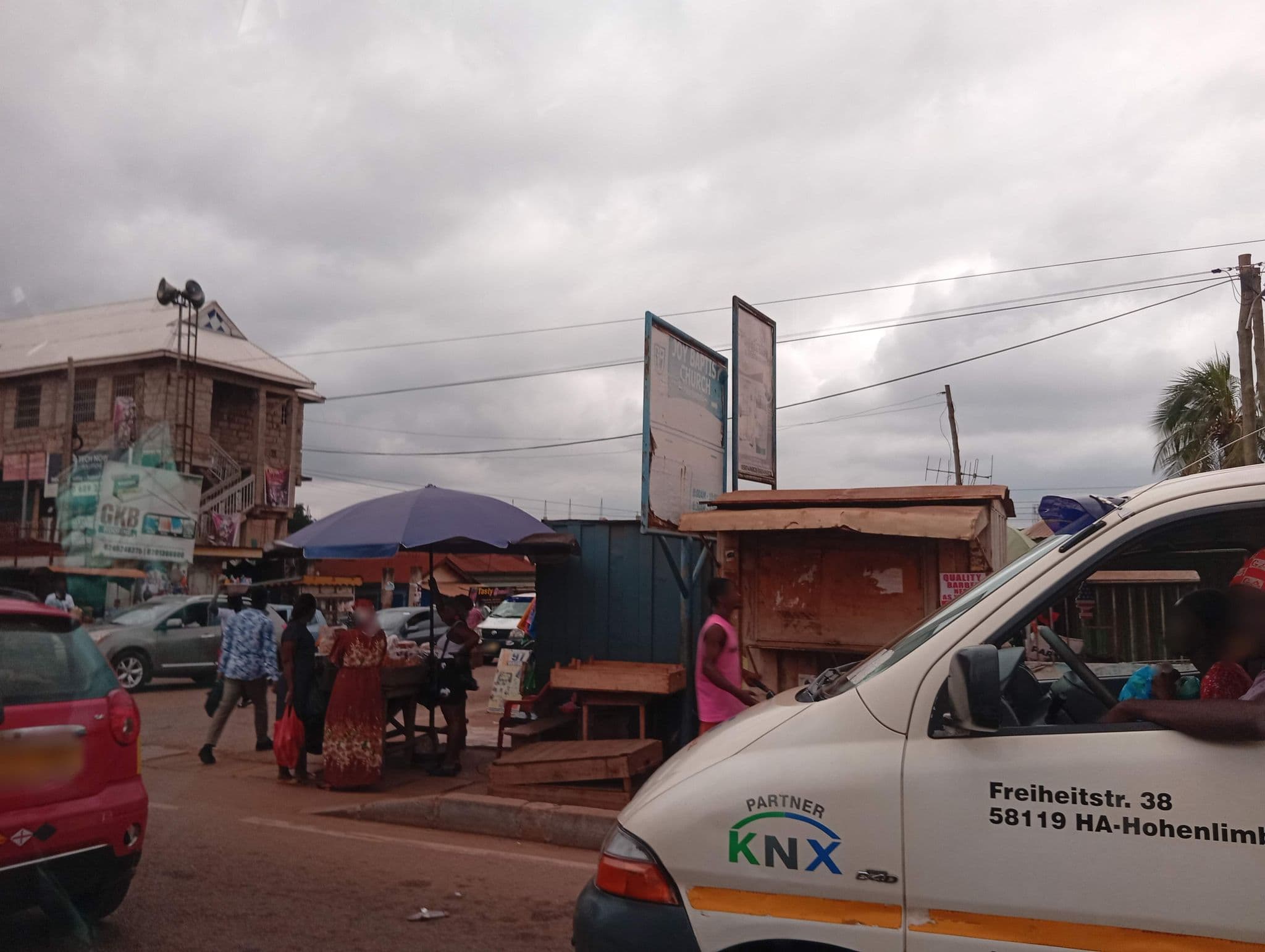 Street view near Lamerta Hotel, Kumasi — © cmenttor (CC BY-SA · Mapillary)