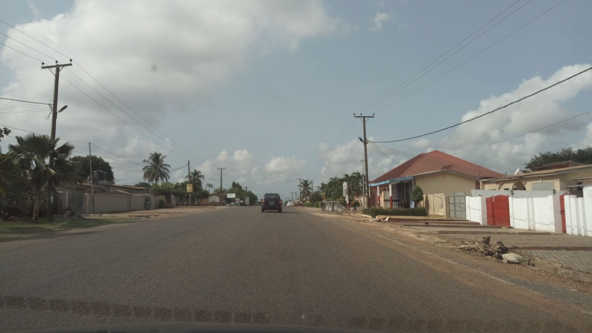 Street view near Royal paradise Hotel, Adenta — © yaa2darko (CC BY-SA · Mapillary)