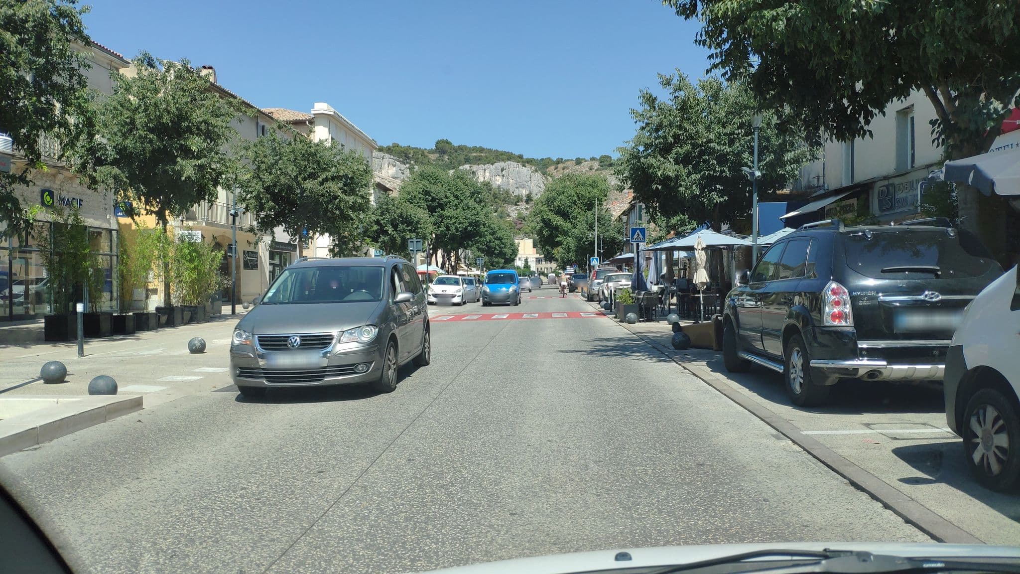 Street view near Hôtel Toppin, Cavaillon — © zimmy (CC BY-SA · Mapillary)