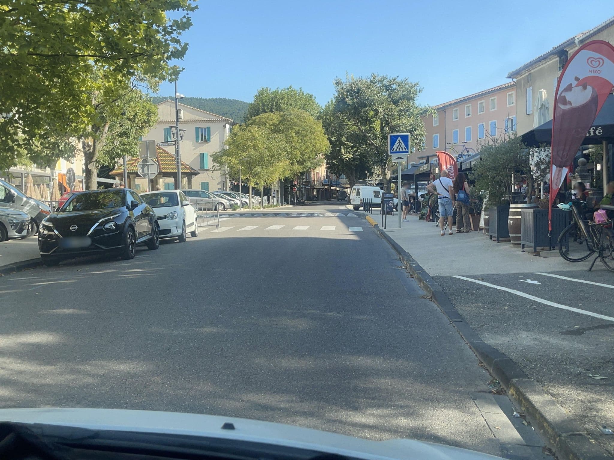 Street view near Le Blueberry, Malaucène — © zimmy (CC BY-SA · Mapillary)