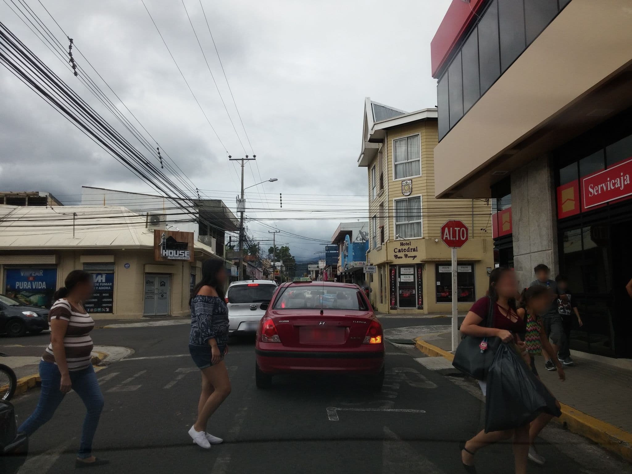 Street view near Park View Hotel, Alajuela — © elotrojames (CC BY-SA · Mapillary)