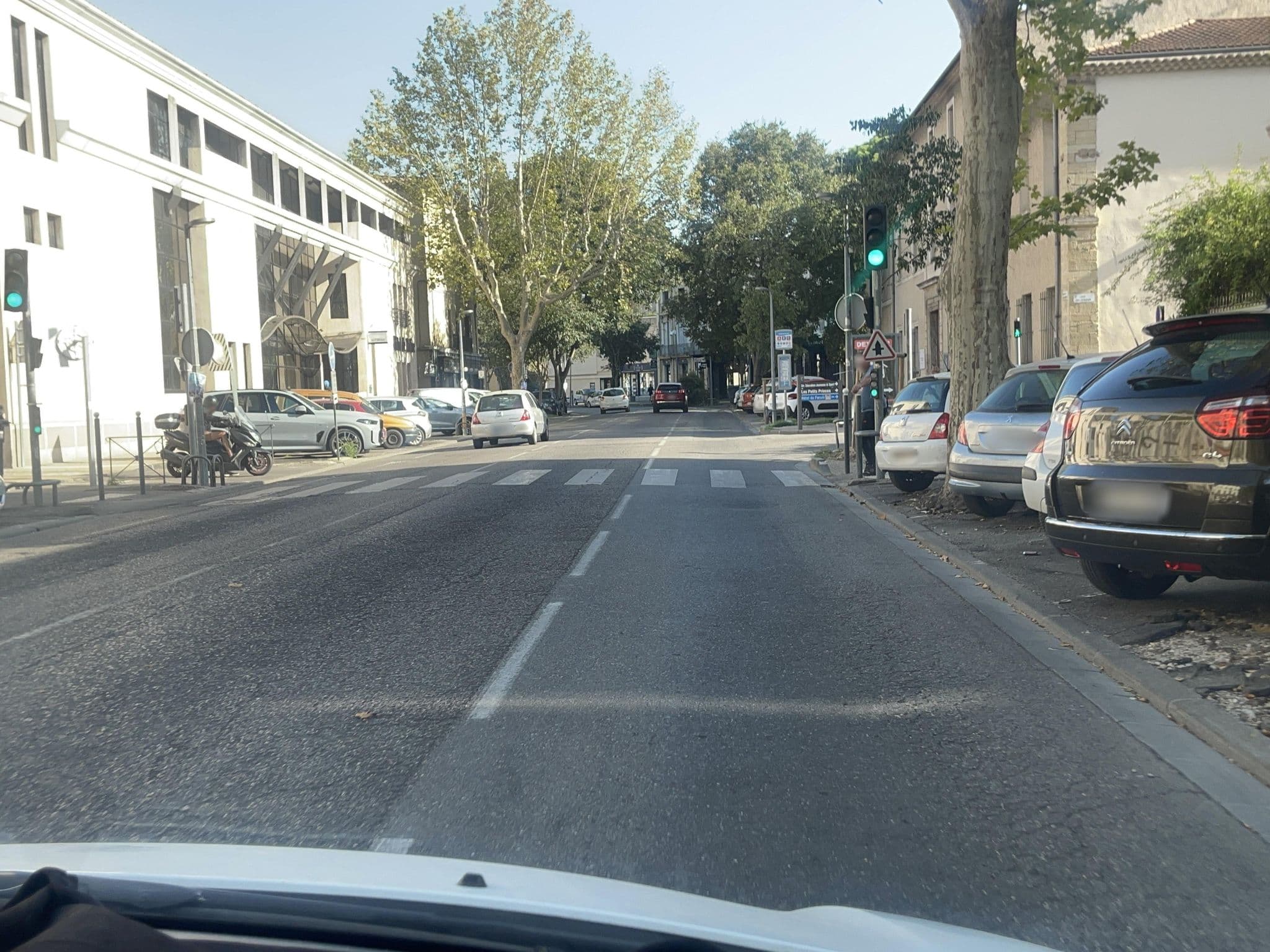 Street view near Hôtel le Forum, Carpentras — © zimmy (CC BY-SA · Mapillary)