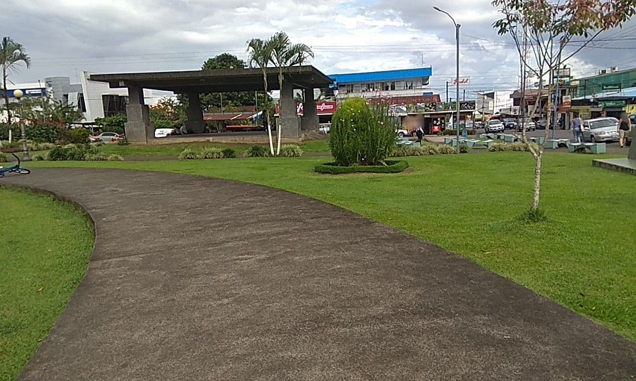 Street view near La Mansion Inn, La Fortuna — © fmonge (CC BY-SA · Mapillary)