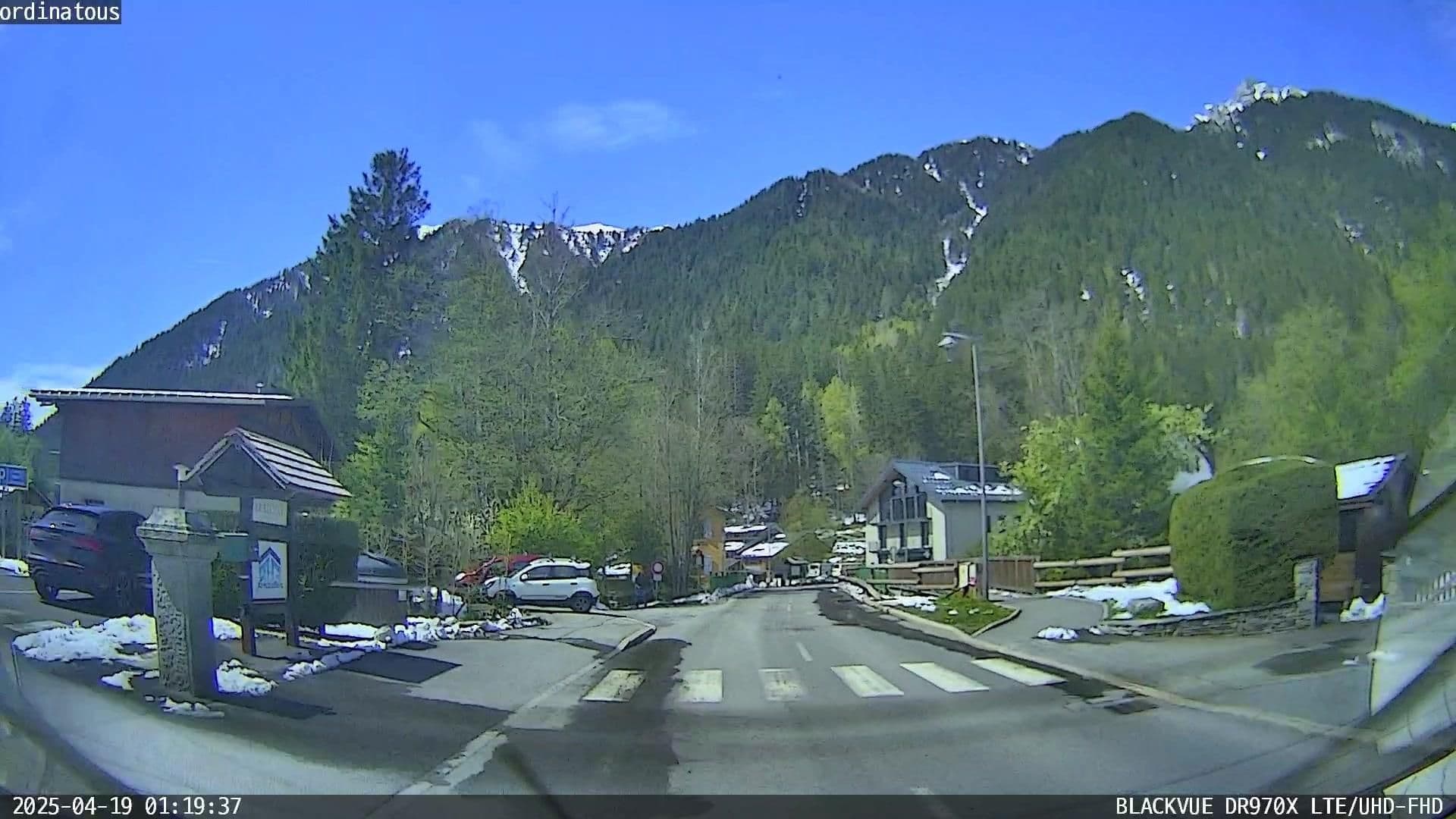 Street view near Régina, Chamonix-Mont-Blanc — © ordinatous (CC BY-SA · Mapillary)