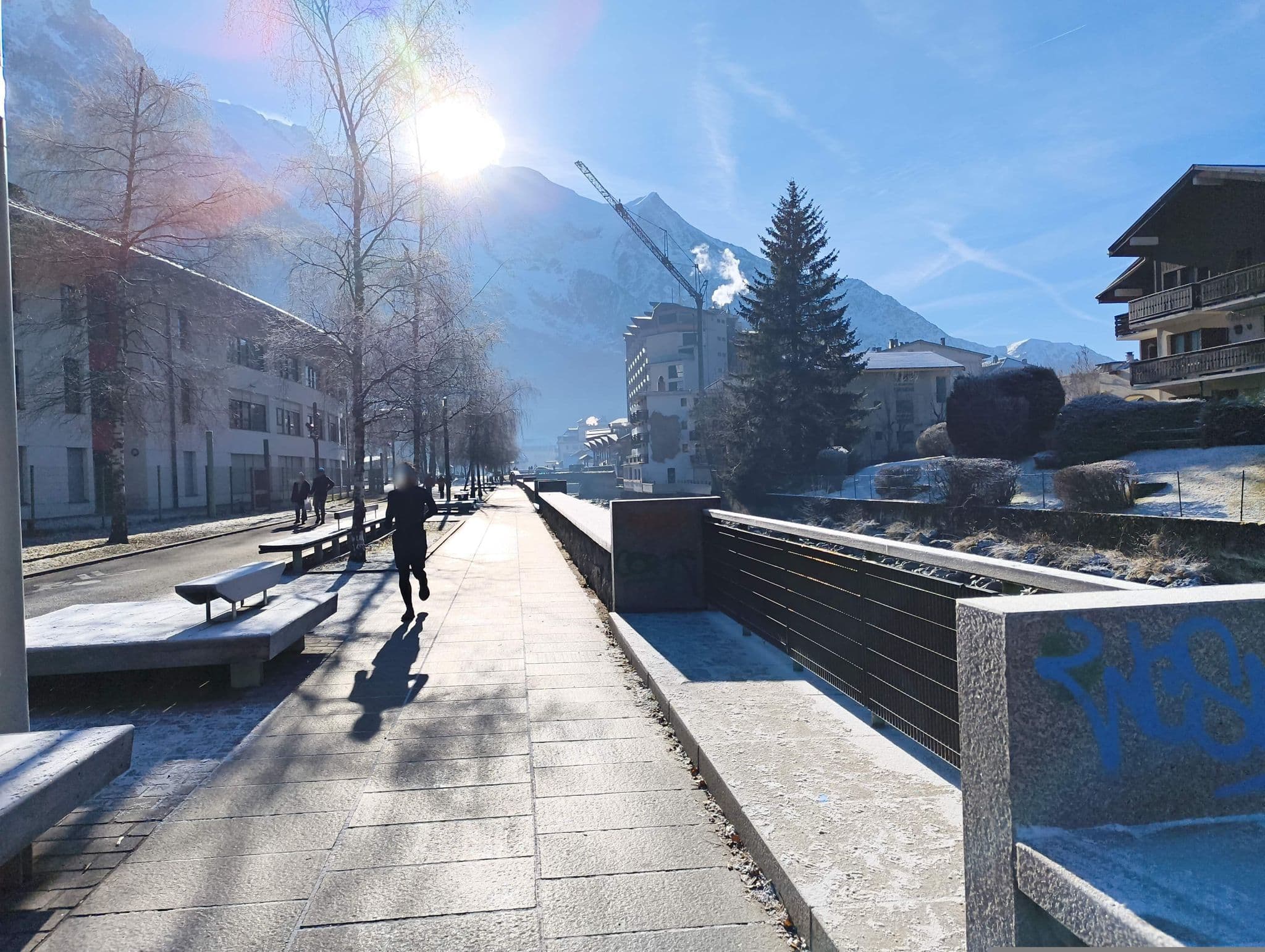 Street view near Les Jardins du Mont Blanc, Chamonix-Mont-Blanc — © marcuscalabresus (CC BY-SA · Mapillary)