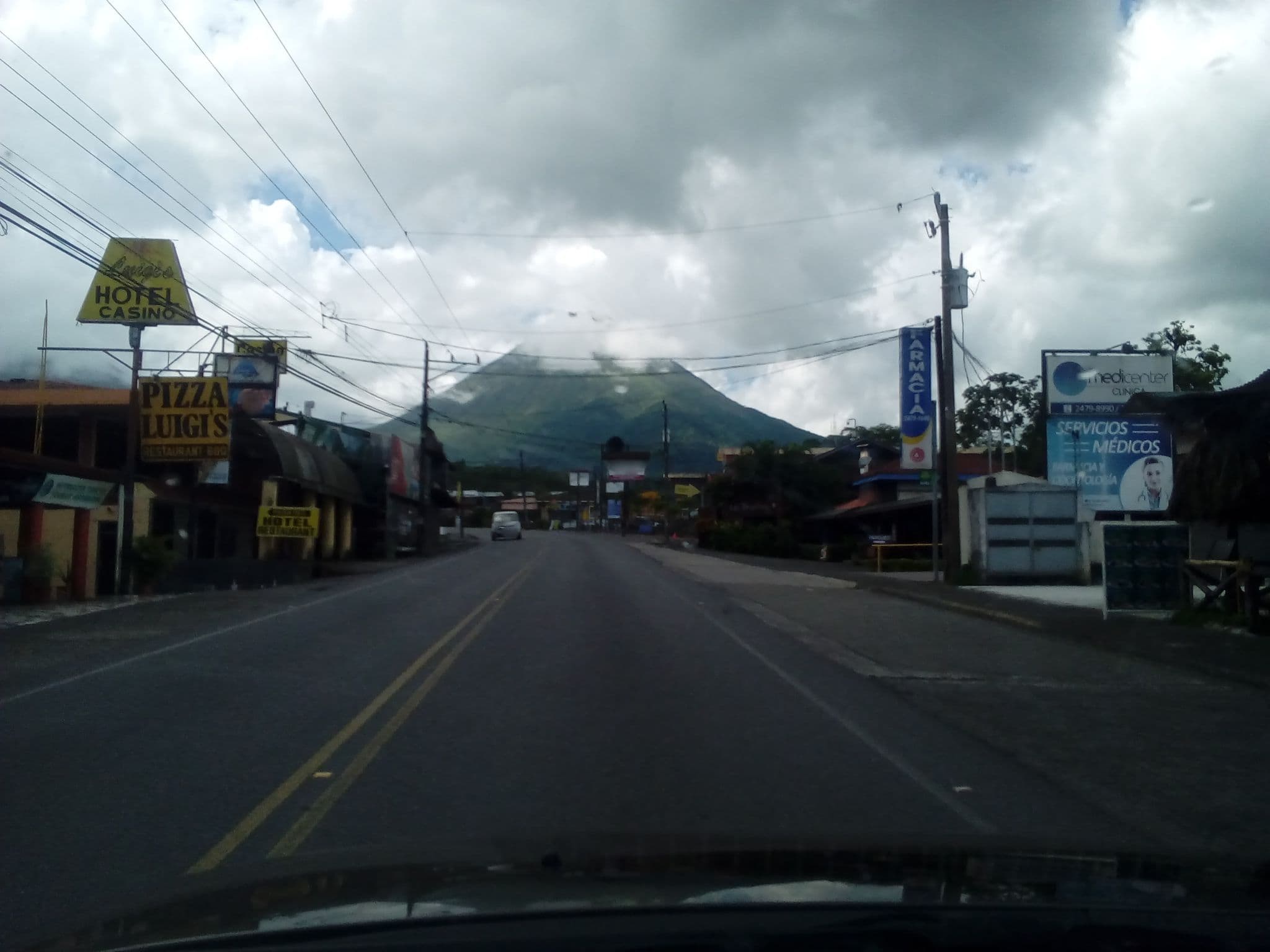 Street view near Arenal Container Hostel, La Fortuna — © elopio (CC BY-SA · Mapillary)