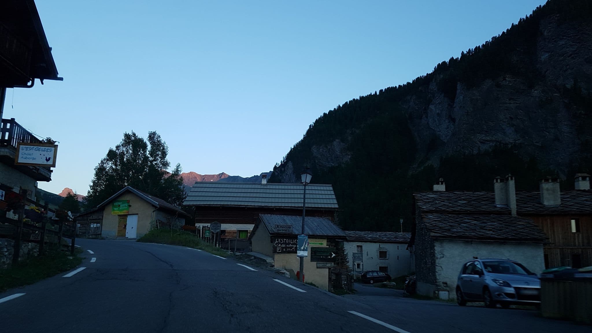 Street view near L’Estoilies, Guillestre — © ale_zena_it (CC BY-SA · Mapillary)