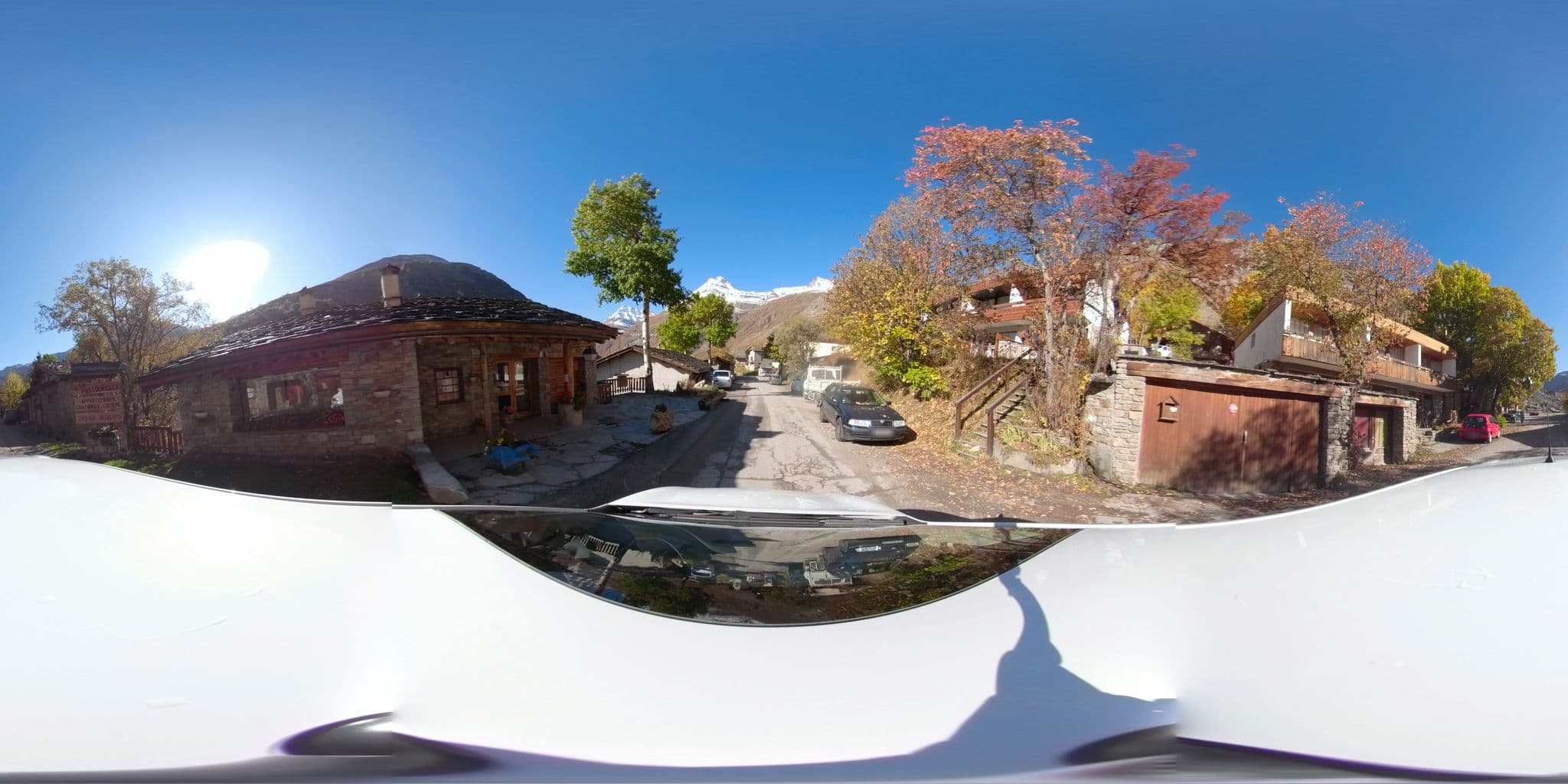 Street view near Les Lauzes, Val-d'Isère
