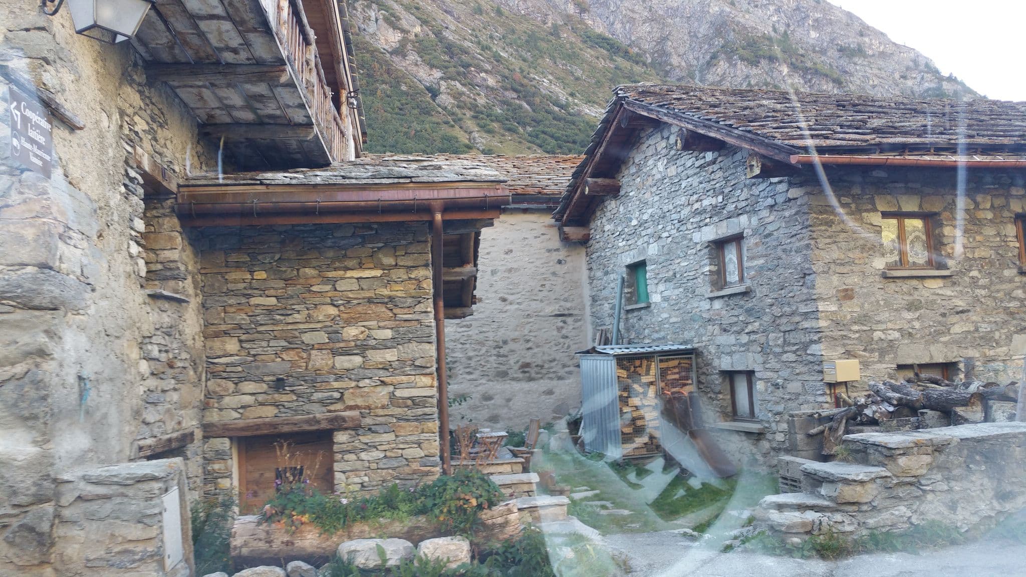 Street view near Le Vernes, Val-d'Isère