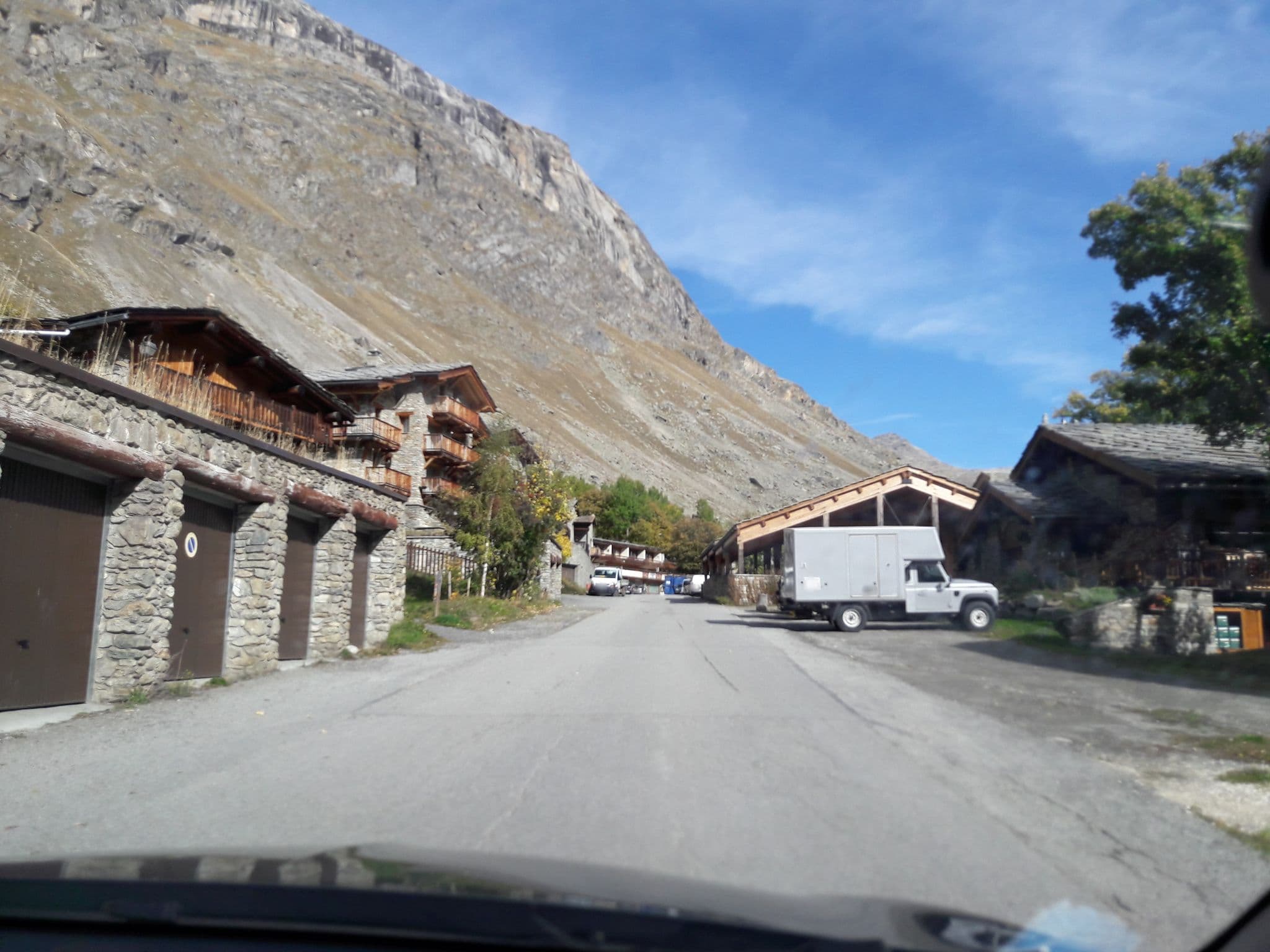 Street view near Les Éterlouts, Val-d'Isère