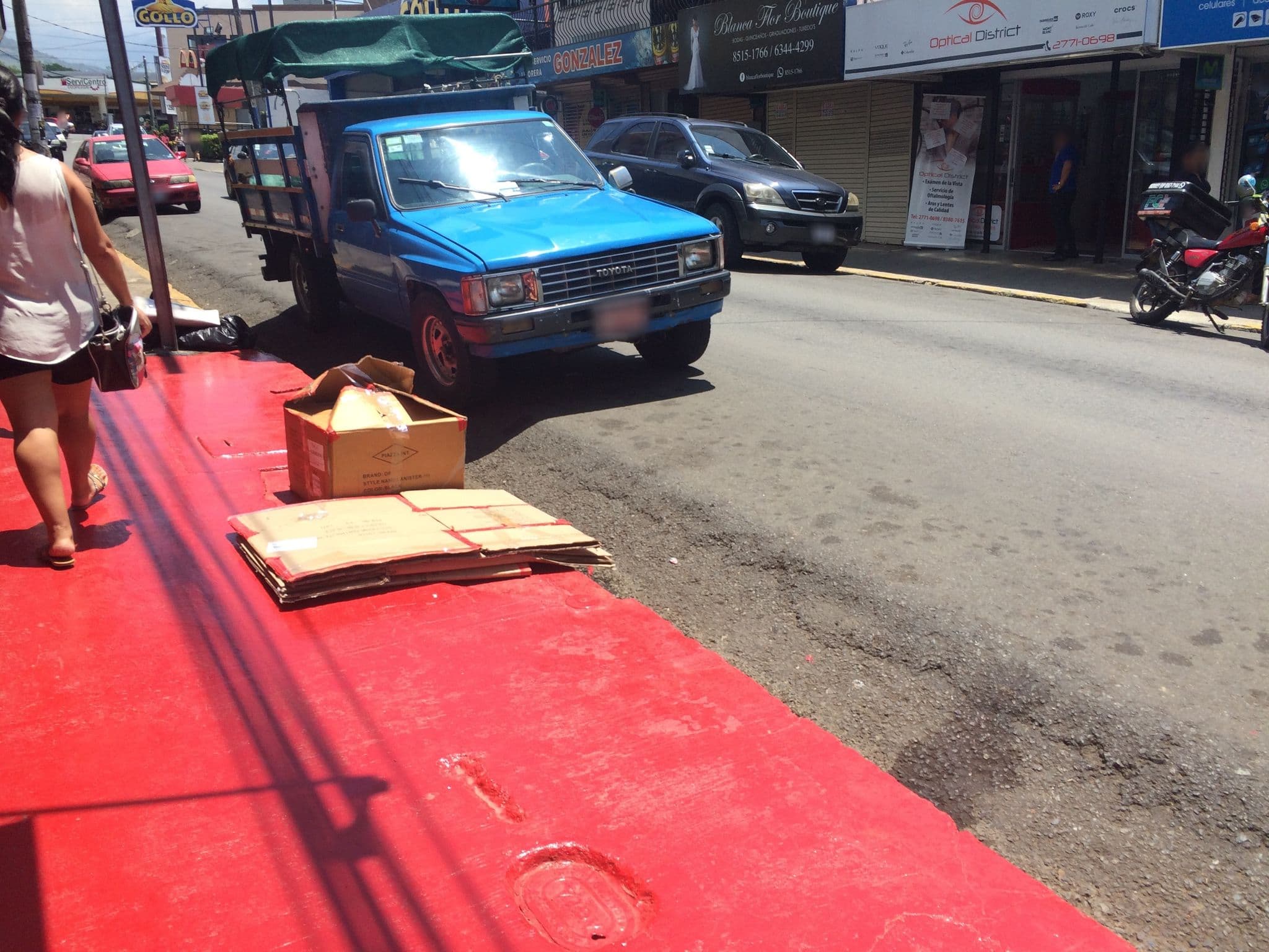 Street view near Hotel Astoria, San Isidro — © cuadra (CC BY-SA · Mapillary)