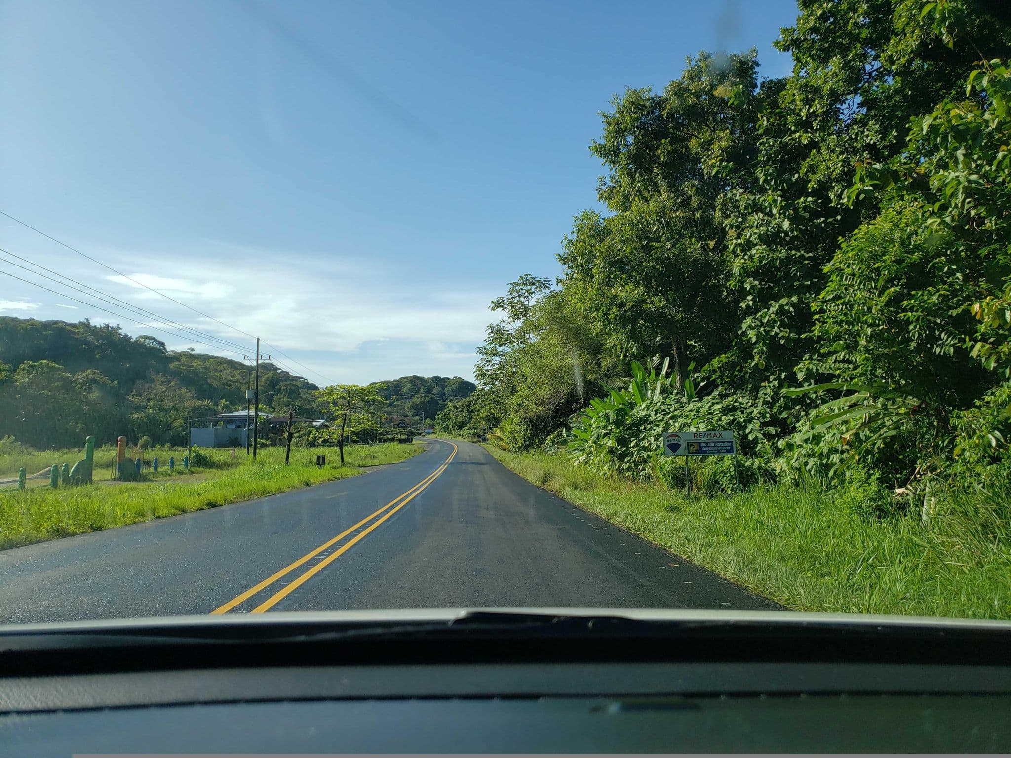 Street view near Adelante Hotel, Uvita — © guyutetube (CC BY-SA · Mapillary)