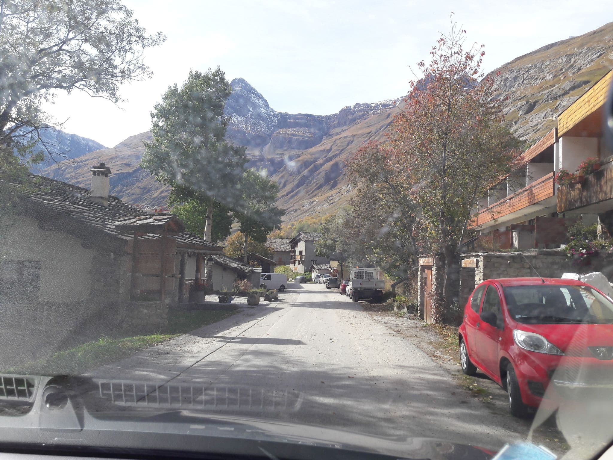 Street view near La Levanna, Val-d'Isère