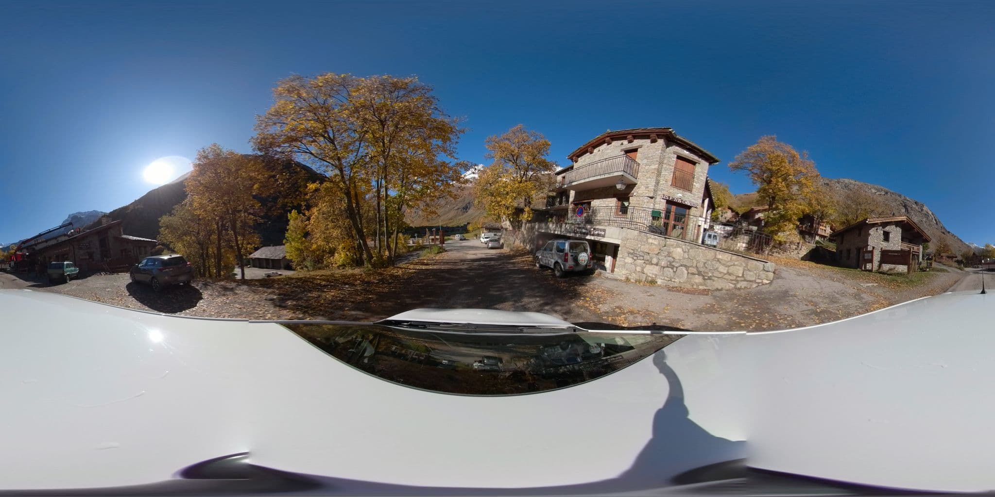 Street view near Chalet Le Pré Catin, Val-d'Isère — © serfim_cit_y (CC BY-SA · Mapillary)