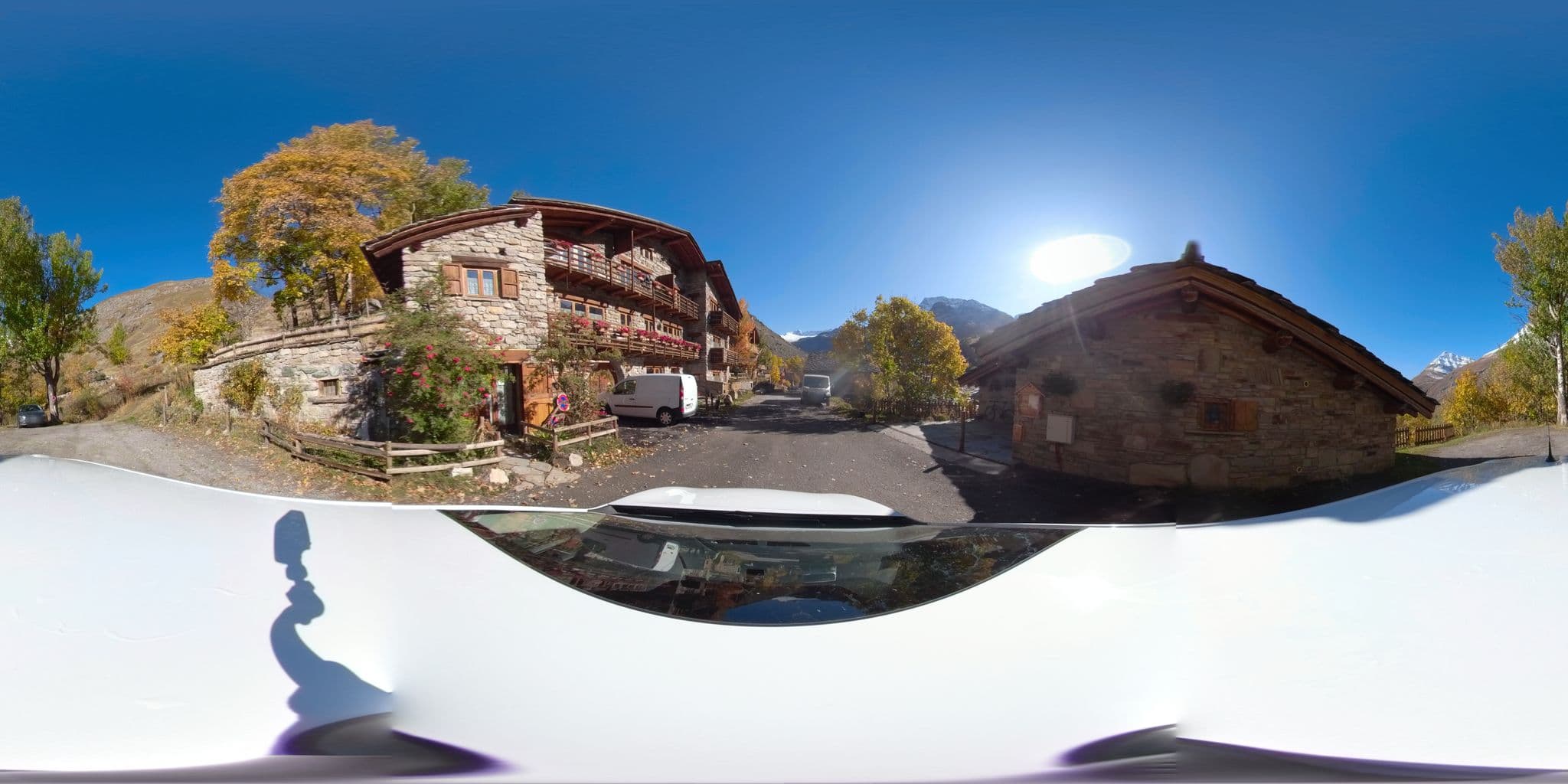 Street view near L'Ouille du Midi, Val-d'Isère