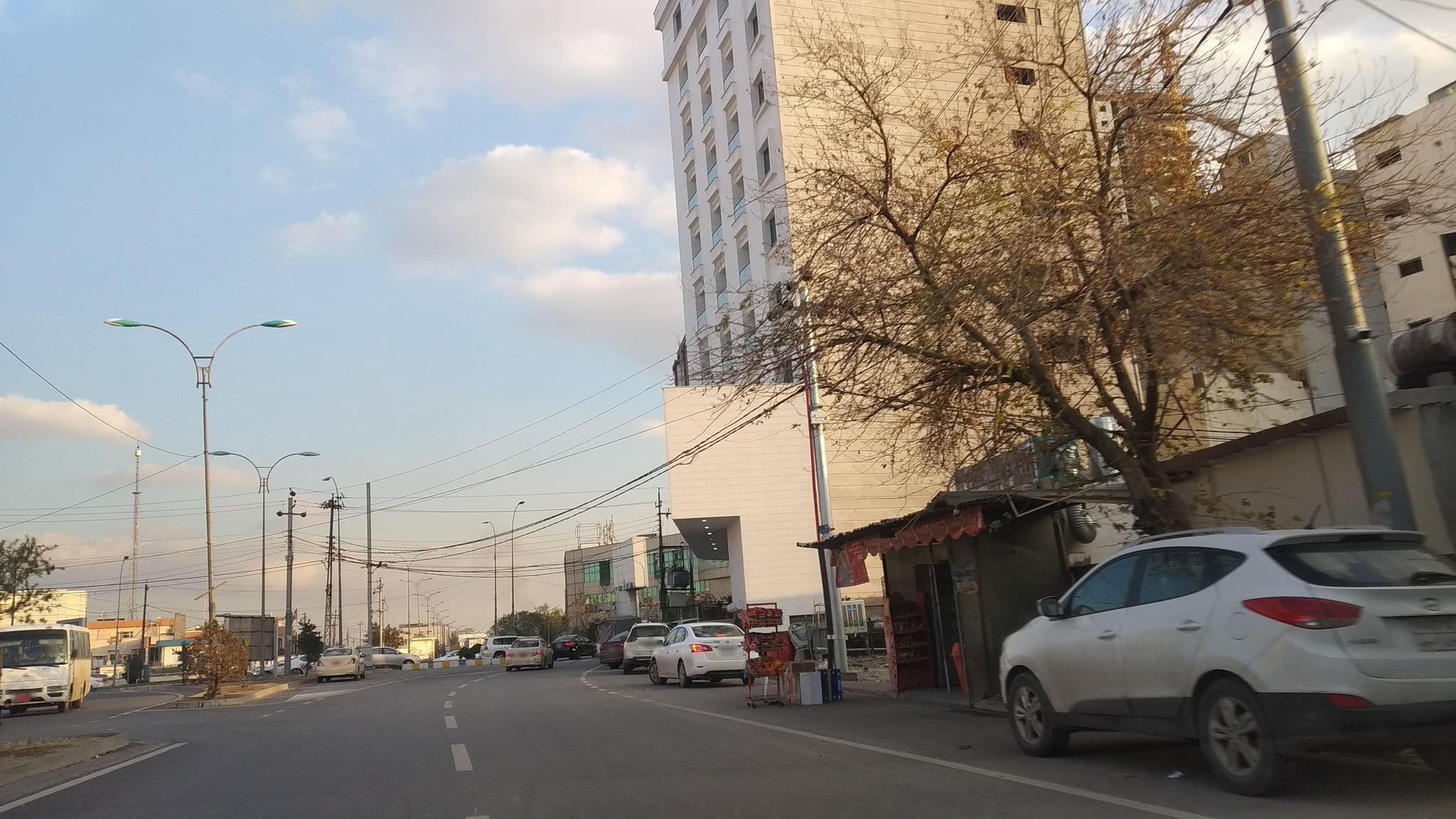 Street view near White Platinum Hotel, Erbil — © muhammadismael (CC BY-SA · Mapillary)