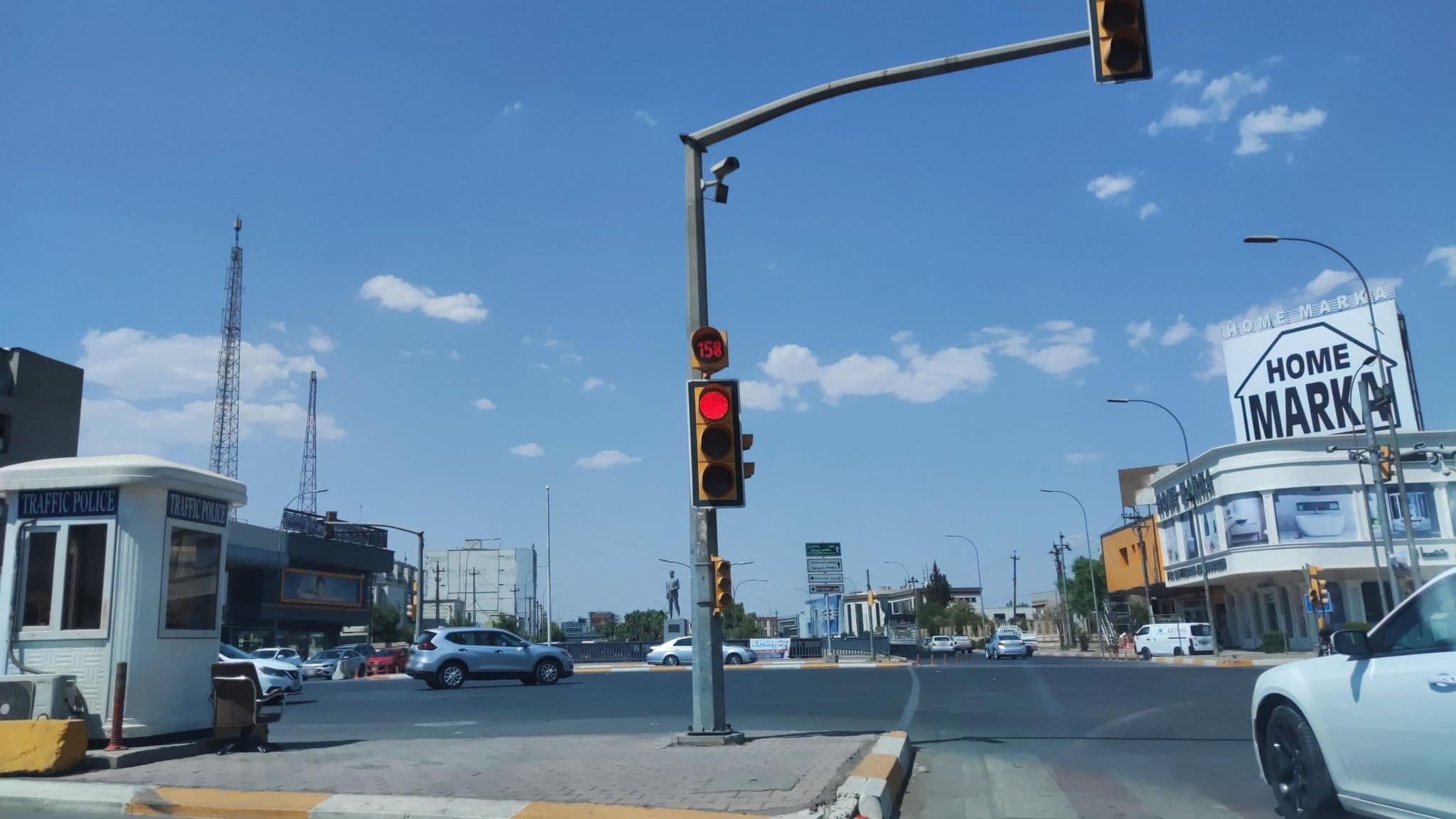 Street view near Dım Dım Hotel, Erbil — © muhammadismael (CC BY-SA · Mapillary)