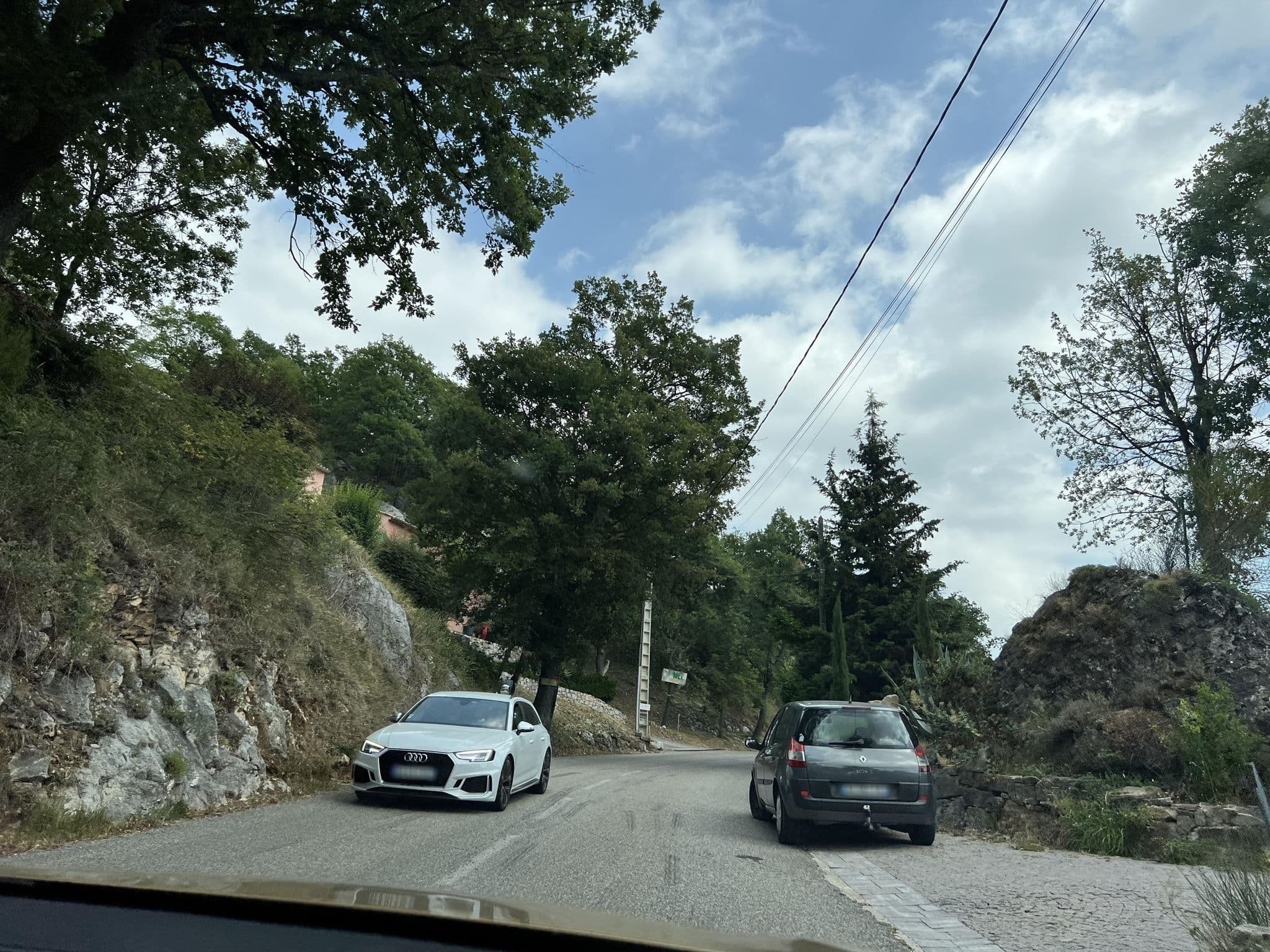 Street view near Villa Regain, Le Bar-sur-Loup — © memorylost (CC BY-SA · Mapillary)