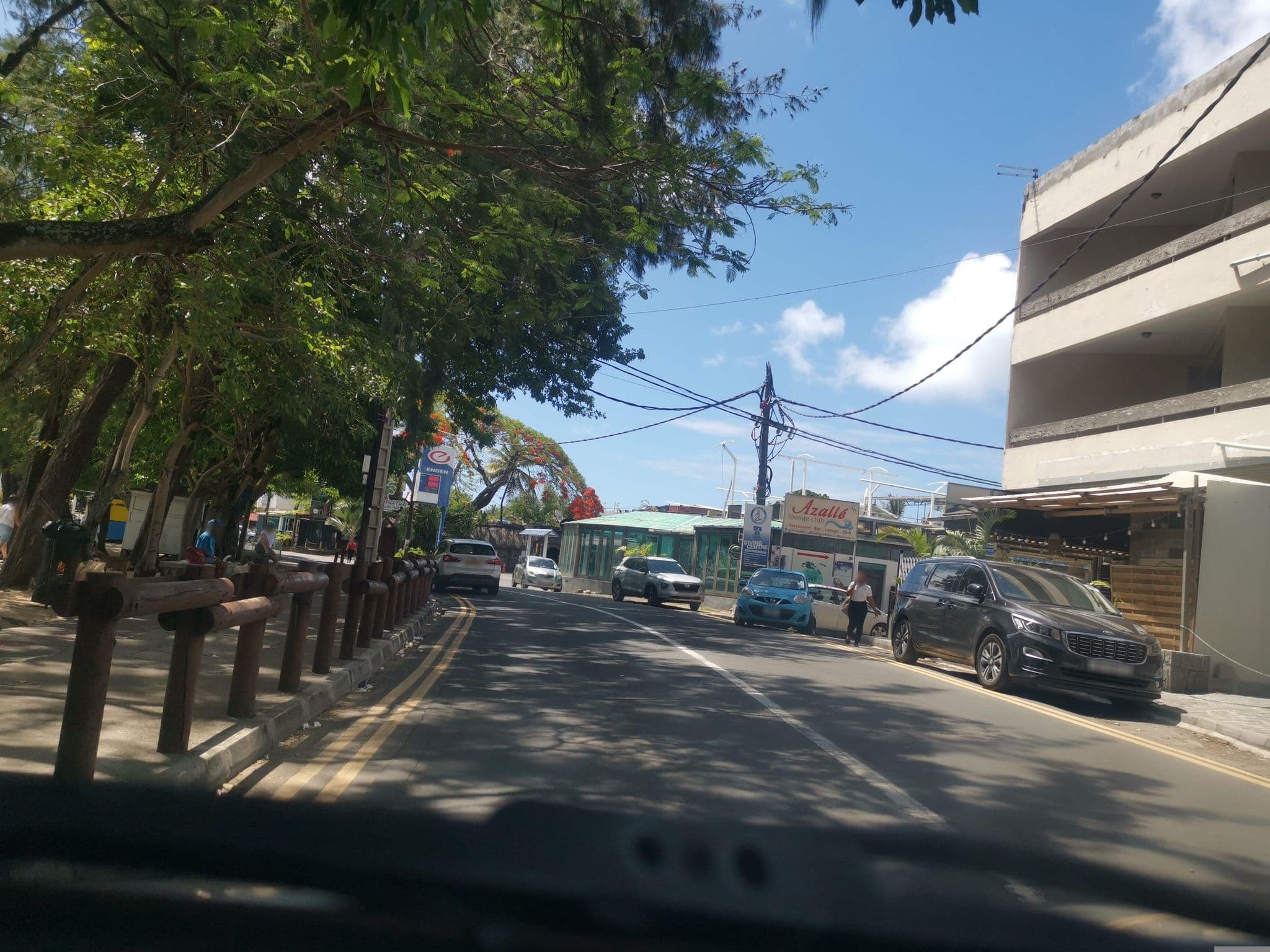 Street view near Dodo Square, Grand Baie — © armandr (CC BY-SA · Mapillary)
