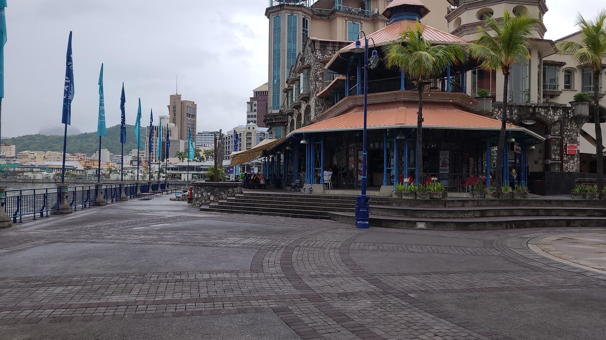 Street view near Labourdonnais Hotel, Port Louis — © jopparn (CC BY-SA · Mapillary)