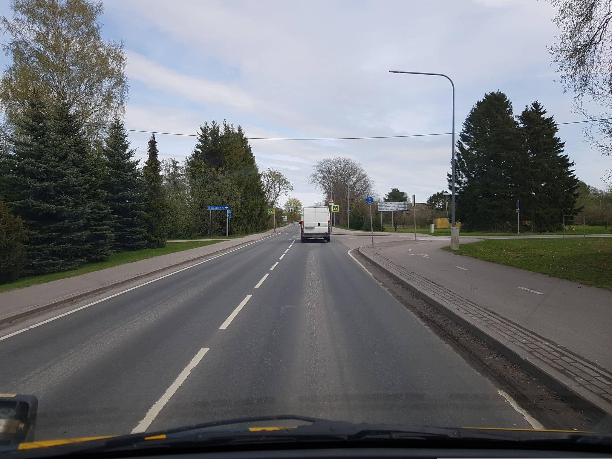 Street view near Västriku puhkemaja, Kuressaare — © roadexplorer001 (CC BY-SA · Mapillary)