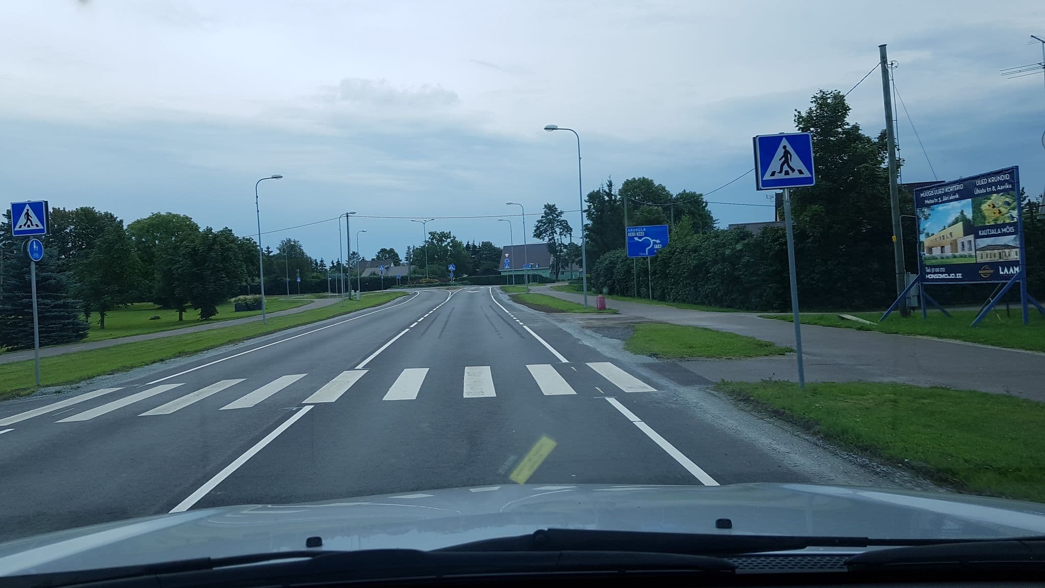 Street view near Hostel Caravan & Peetri Pizza, Jüri — © roadexplorer002 (CC BY-SA · Mapillary)