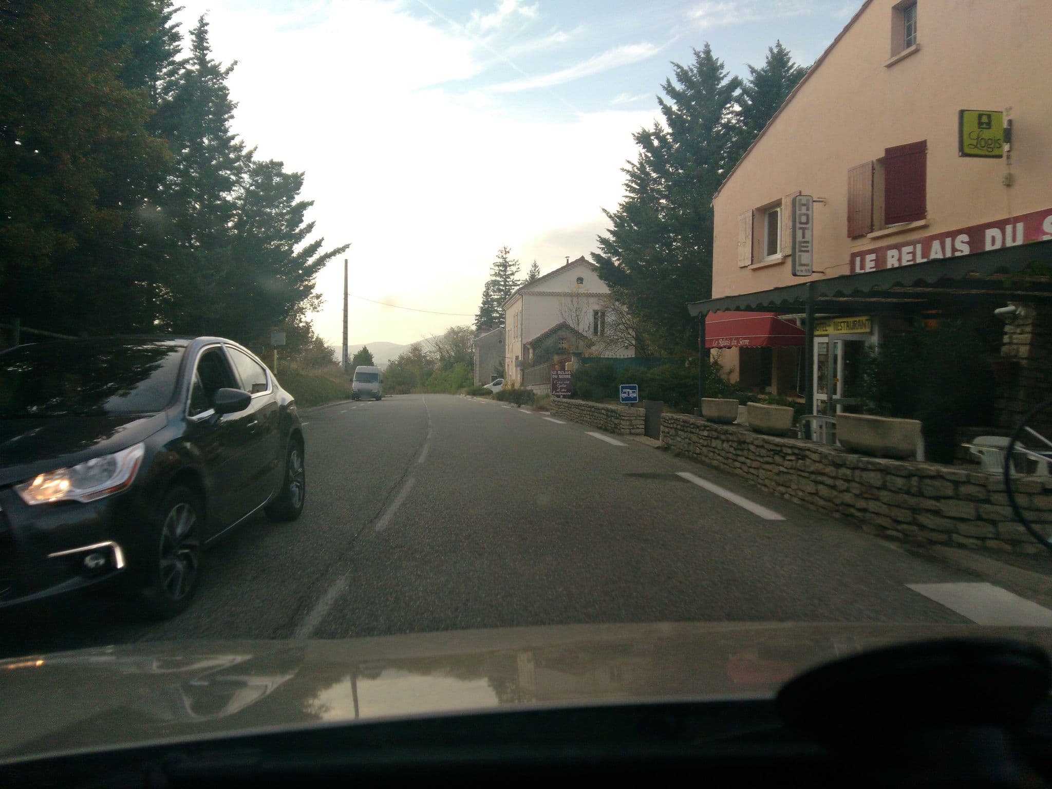 Street view near Relais du Serre, Dieulefit — © hedaide (CC BY-SA · Mapillary)