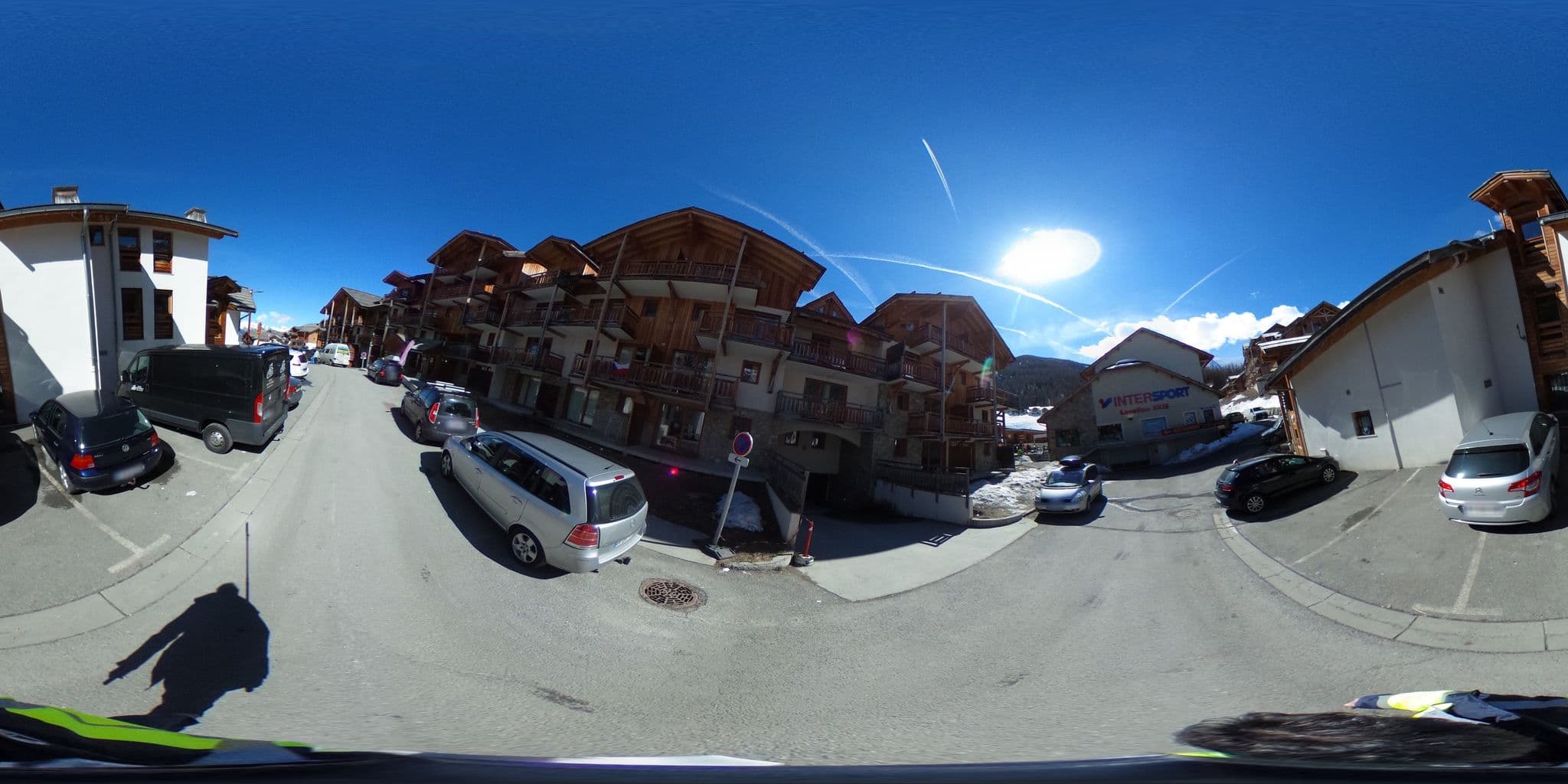 Street view near Le Parc des Airelles, Embrun — © zimmy (CC BY-SA · Mapillary)