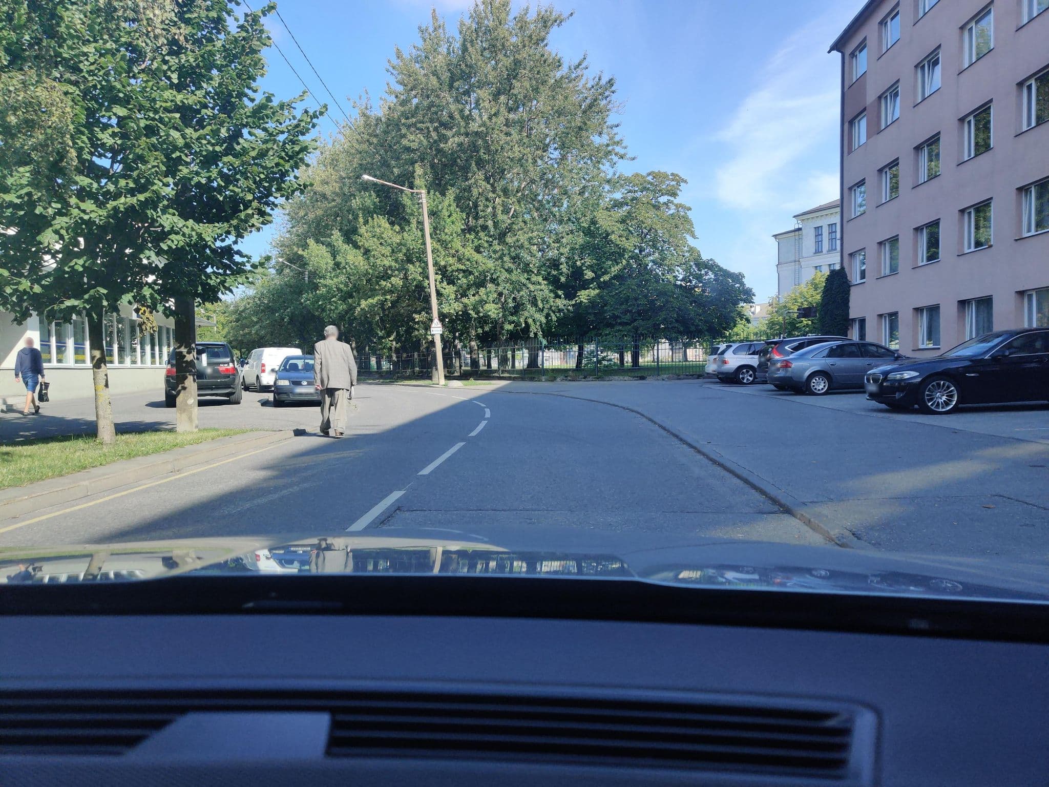 Street view near Stroomi Hotel, Põhja-Tallinn — © jarelevalve (CC BY-SA · Mapillary)