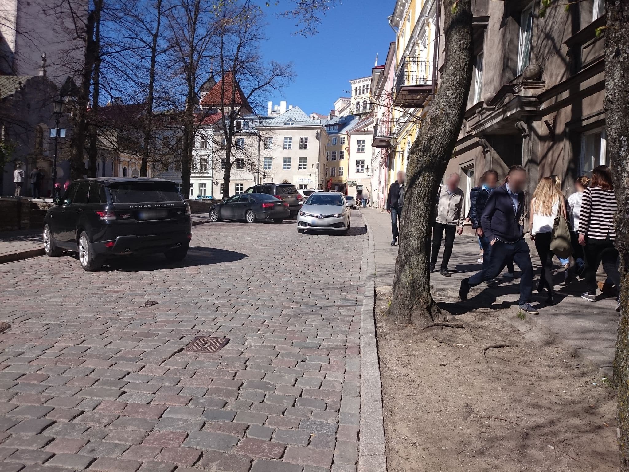 Street view near Niguliste Apartment, Tallinn — © katrin (CC BY-SA · Mapillary)